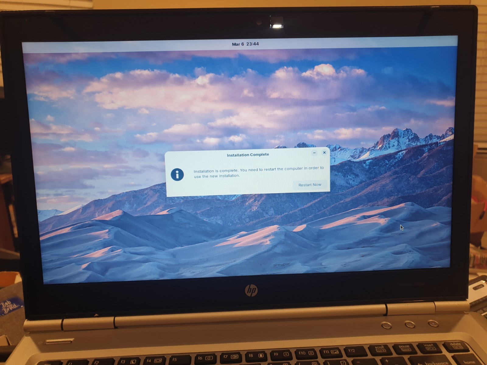 Linux Zorin OS 18 Core, 64-bit, Bootable Live and Install USB Flash Drive