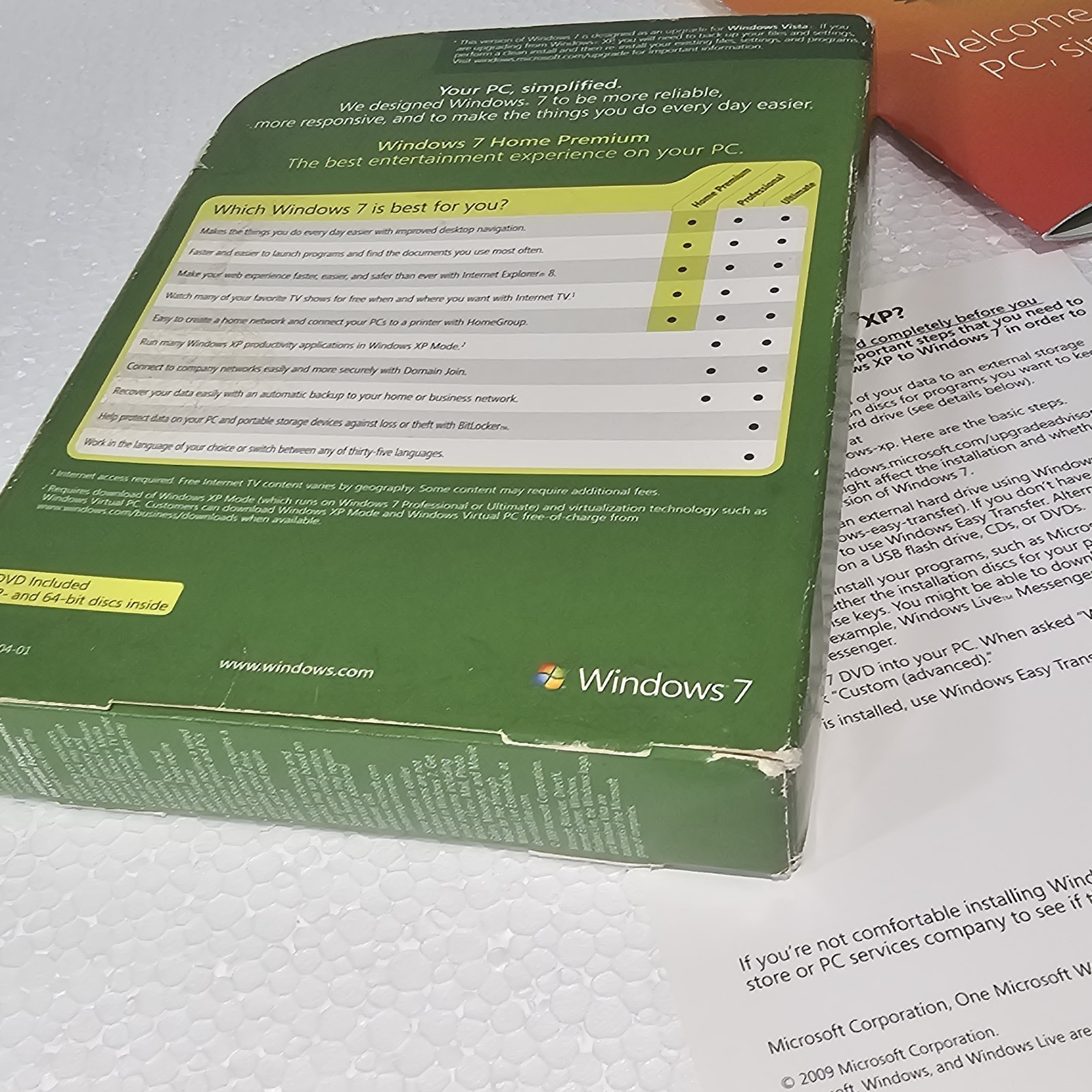 2 CDs Microsoft Windows 7 Home Premium Vista Upgrade 32 & 64 Bit + Product Key