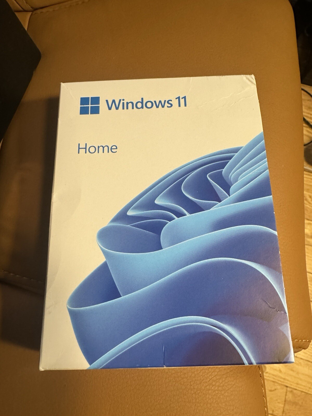 Microsoft Windows 11 Home USB Flash Drive Hardware Software Retail Box