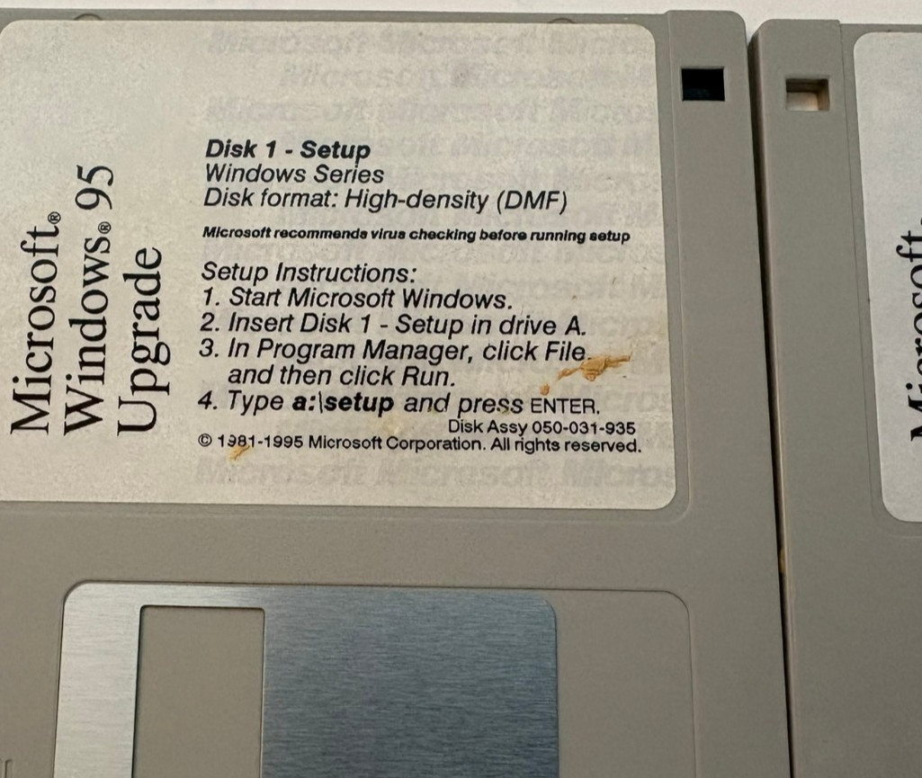 Microsoft Windows 95 Upgrade for Windows and DOS 3.5” Floppy Disks – Read Desc