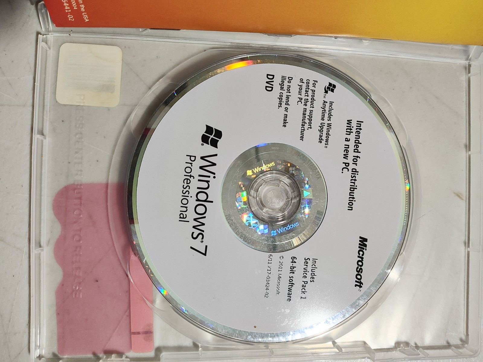 Windows 7 Professional 32-Bit Software SP 1 *No Product Key* Disc & book
