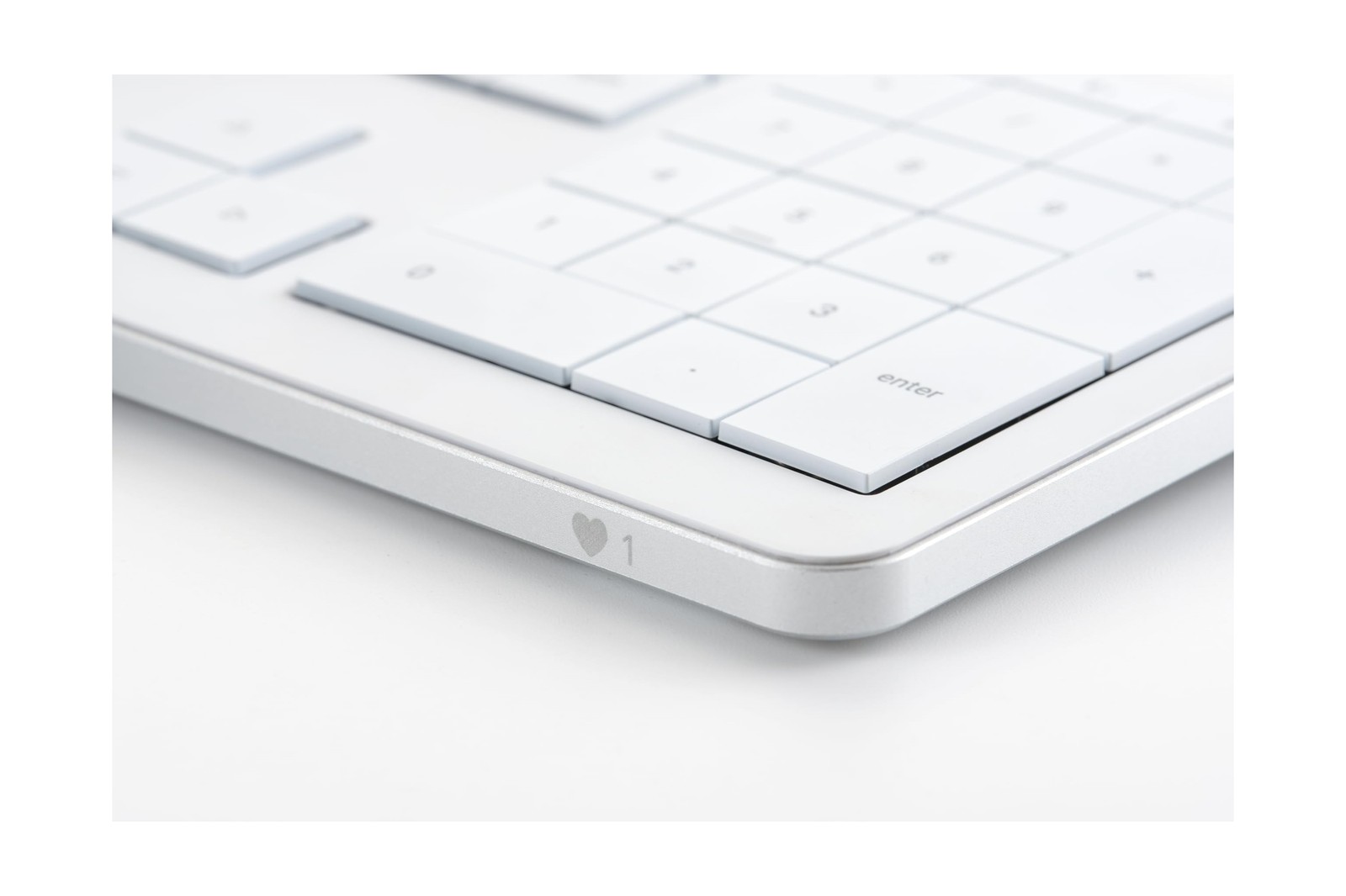 CLVX 1 Mac | Touch On Keys & Gestures AI Keyboard | Bluetooth & USB-C | Low P…