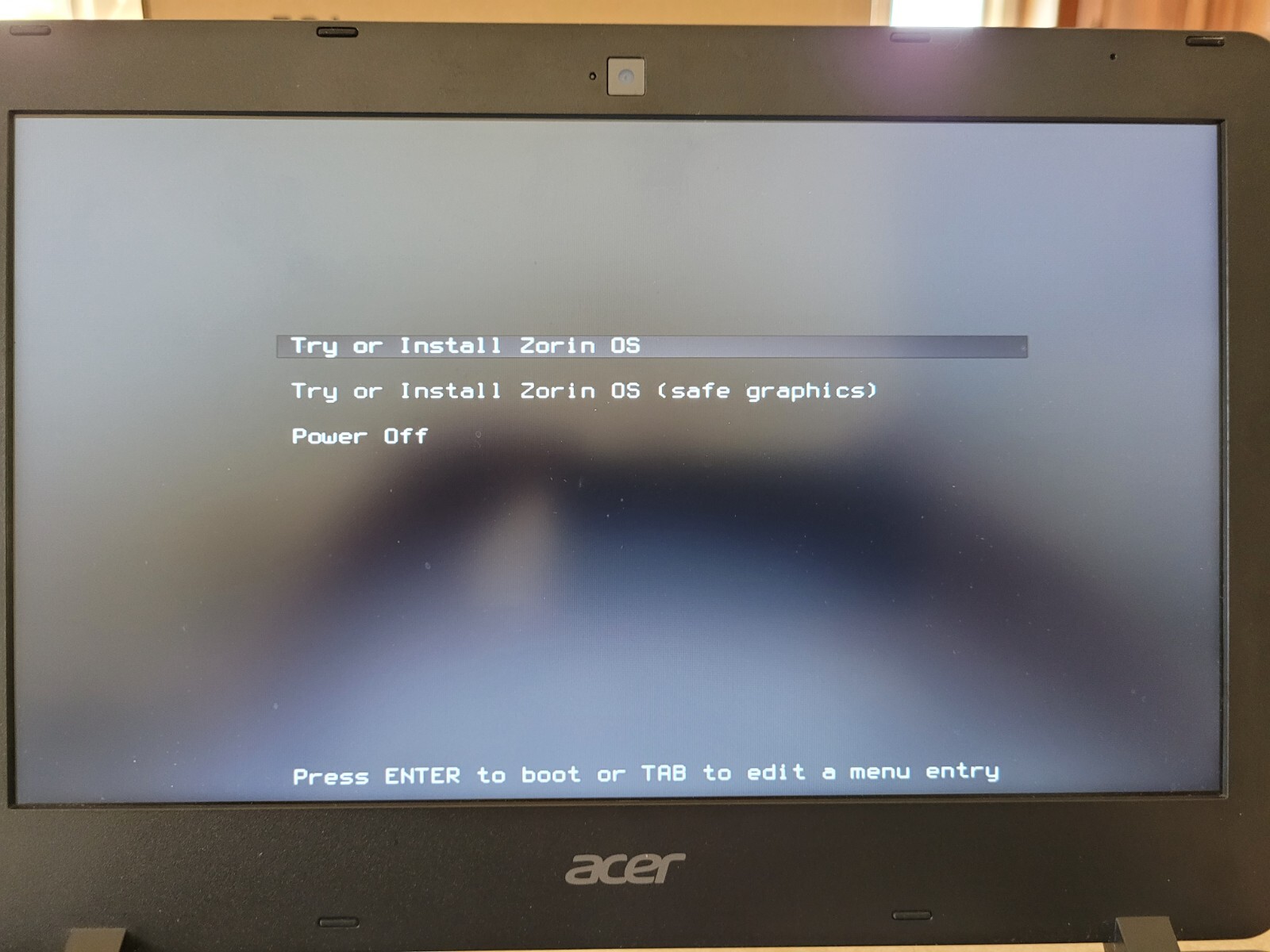 Zorin OS 16.2 Lite 64x Bootable Linux on 32G USB Stick!