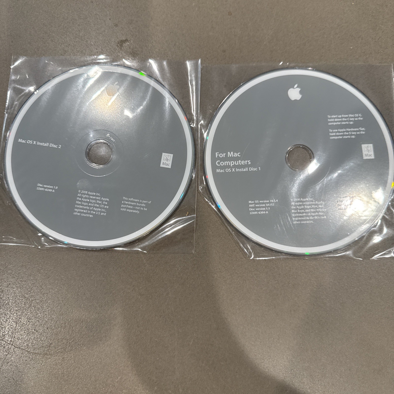 Mac Computers OS X Install Disc 1 & 2 Version 10.5.4 2008 Model 3A152 W/Manuals