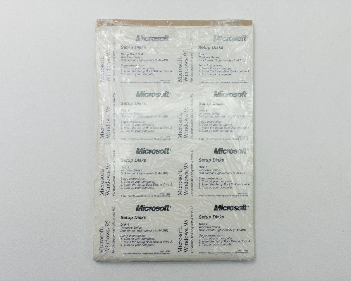 Microsoft X03-32822 Introducing Windows 95 Booklet & CD