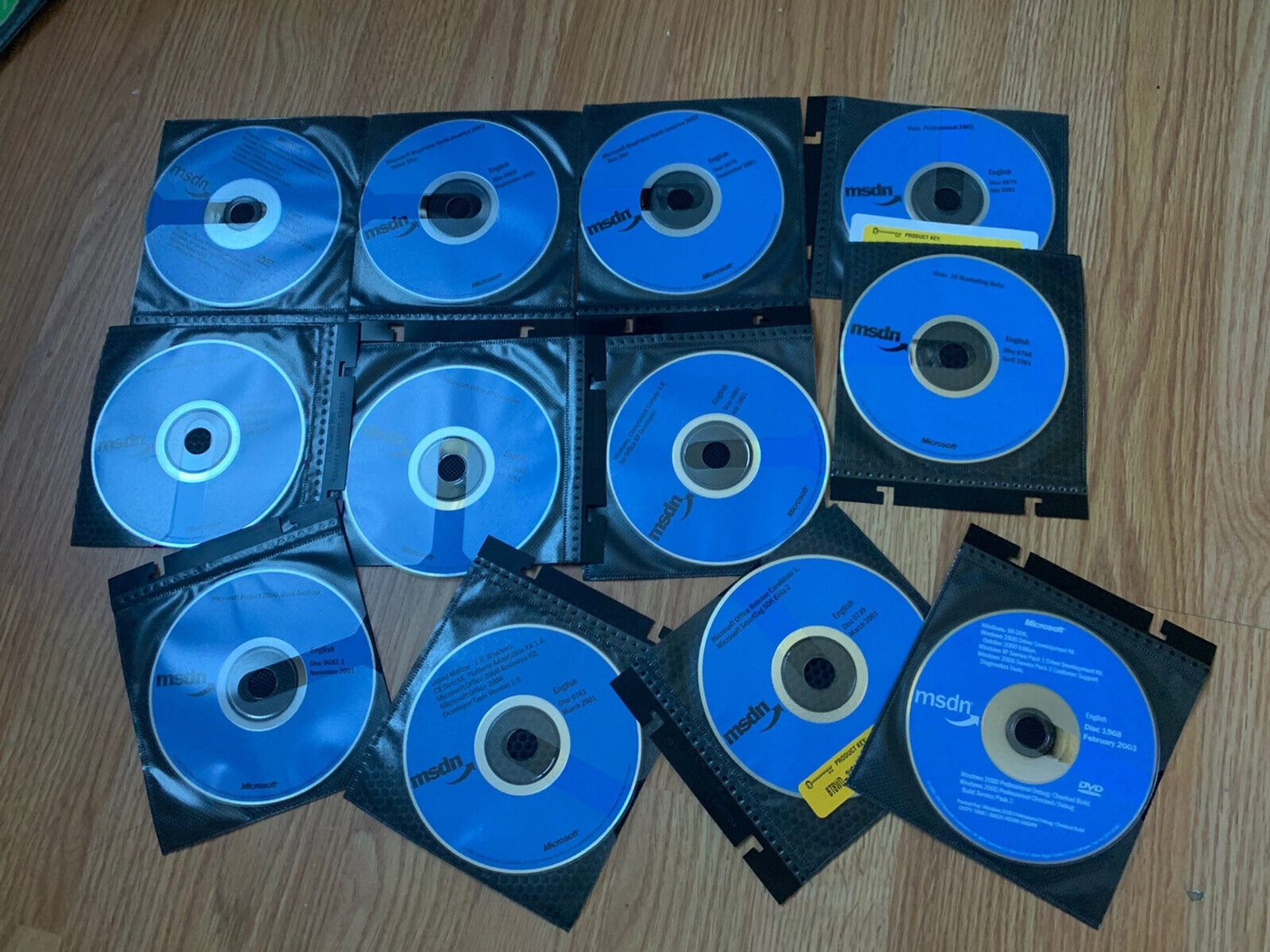 Lot x25 MICROSOFT MSDN CD WINDOWS 98 2000