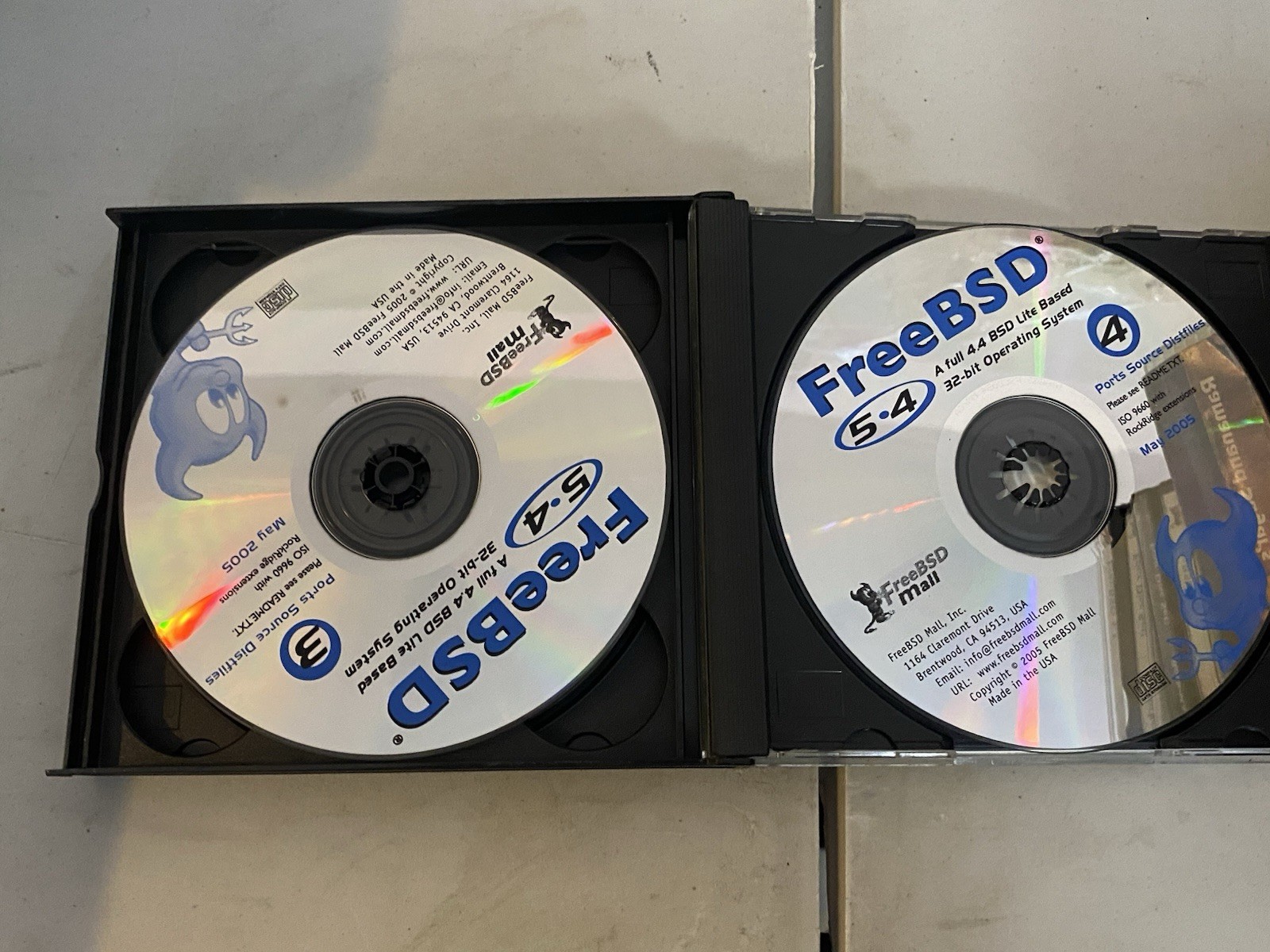Vintage FreeBSD 5.4 May 2005 Operating System PC x86 32/64-bit CD Set