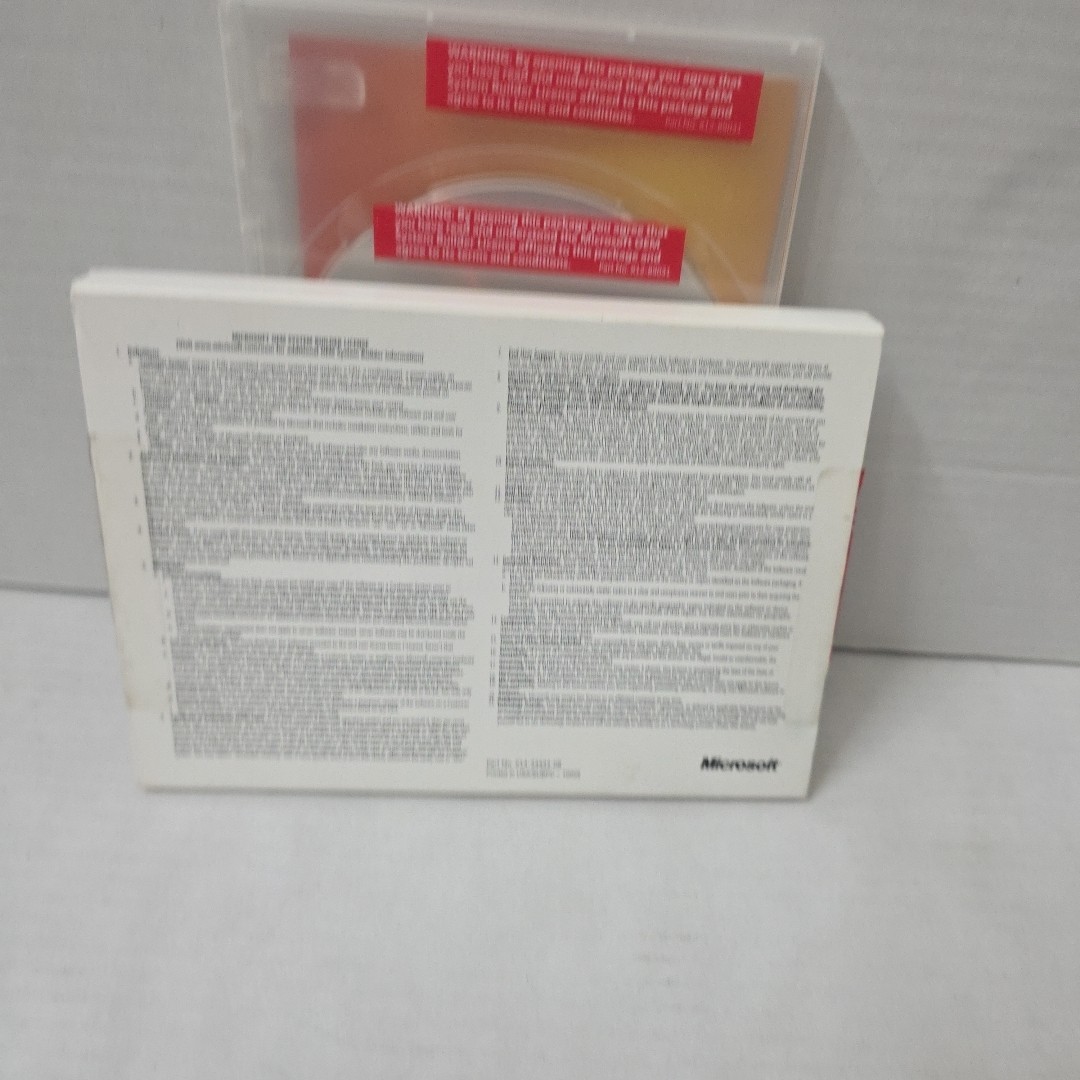 Windows 7 Pro Disc And Book SP1 x64 English 1pk DSP – FQC-08289