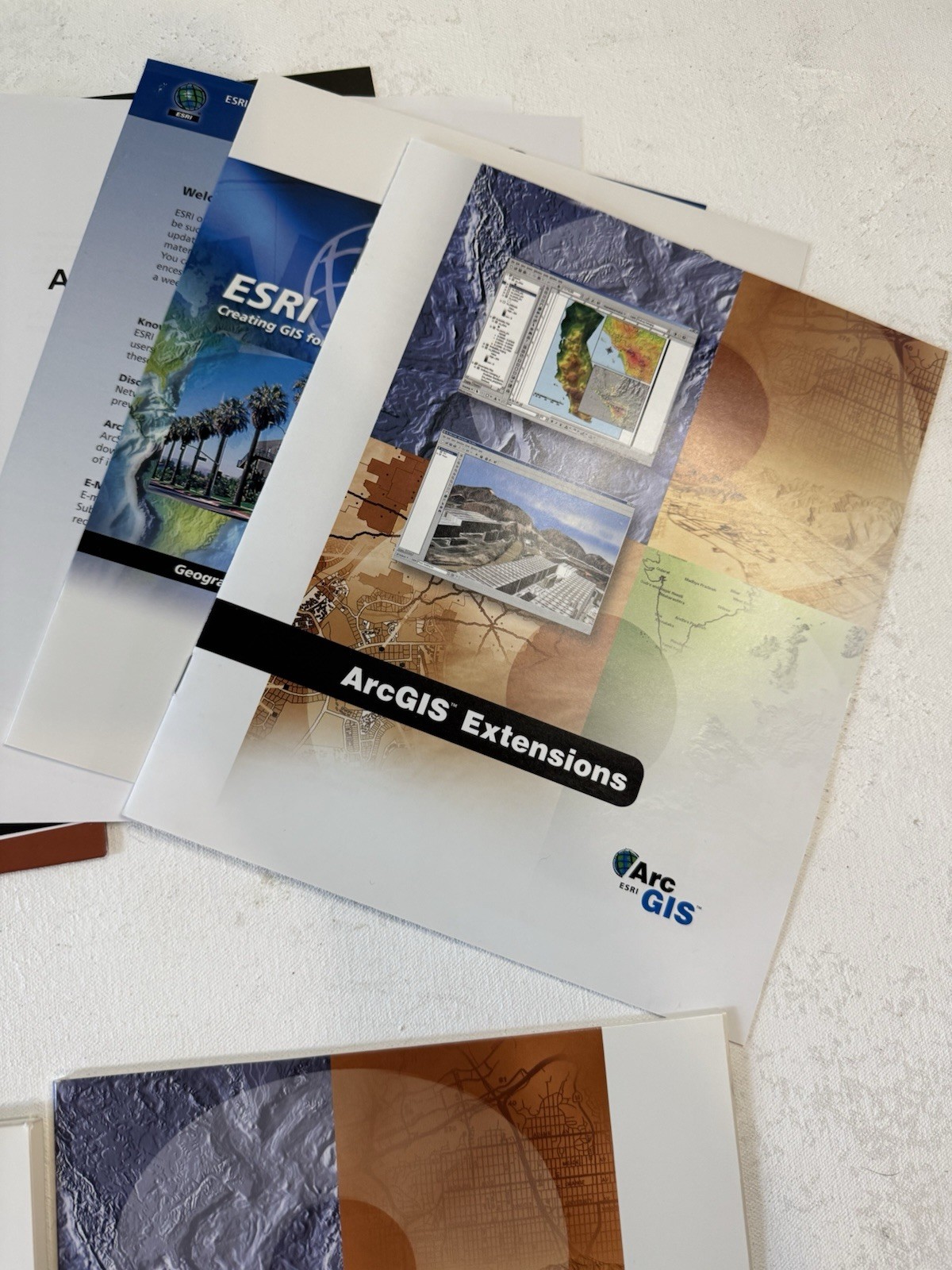 ARC GIS by ESRI instruction manuals and media kits 2003. 8.0 8.3