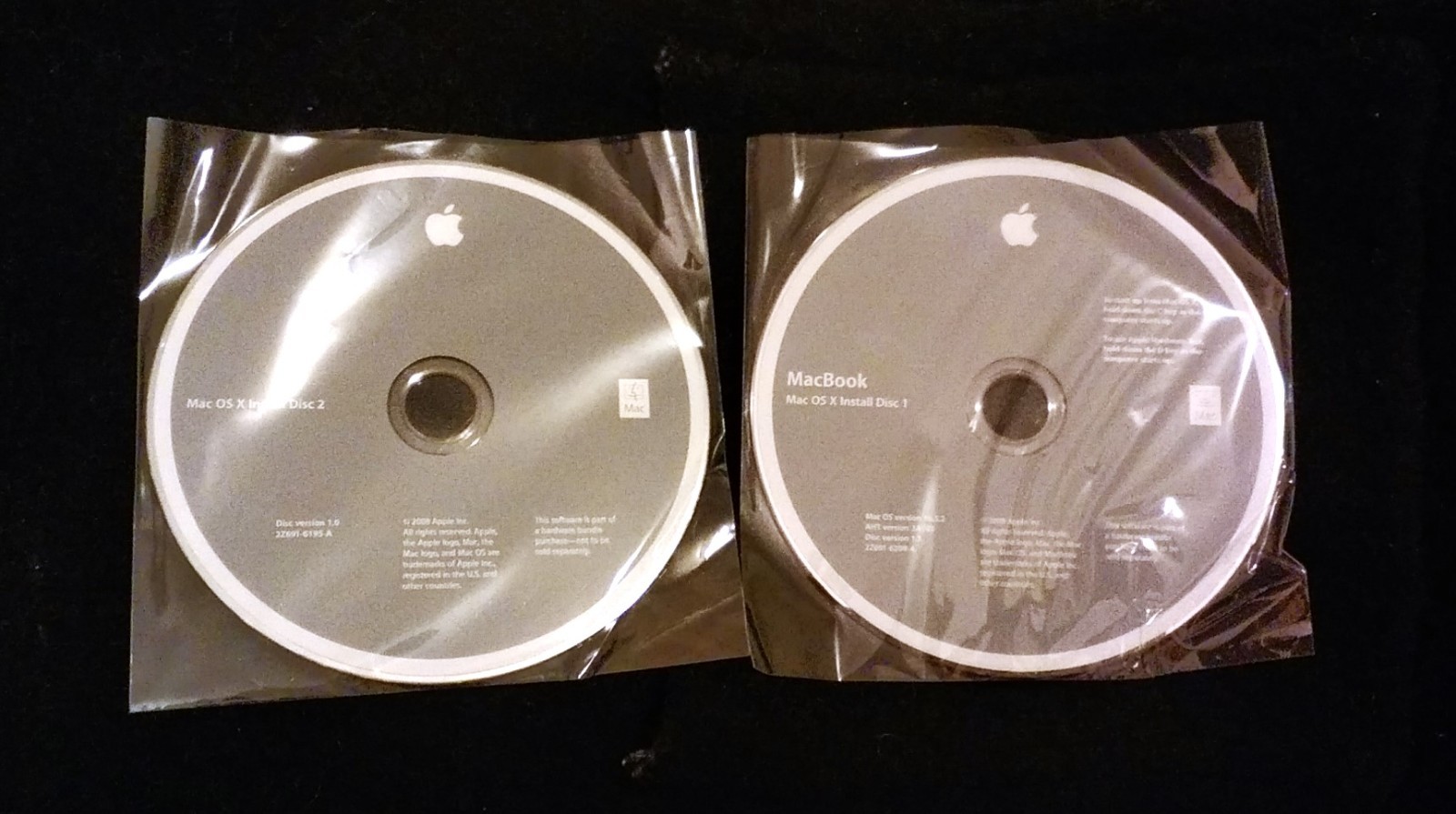 Apple MacBook OS X Install Set Discs 1 & 2 v 10.5.2 + User Manual 2008 OEM
