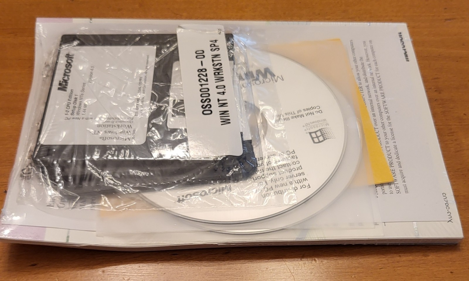 VERY RARE- Windows NT Workstation 4.0 CD, 3.5 Floppies, License – SEALED