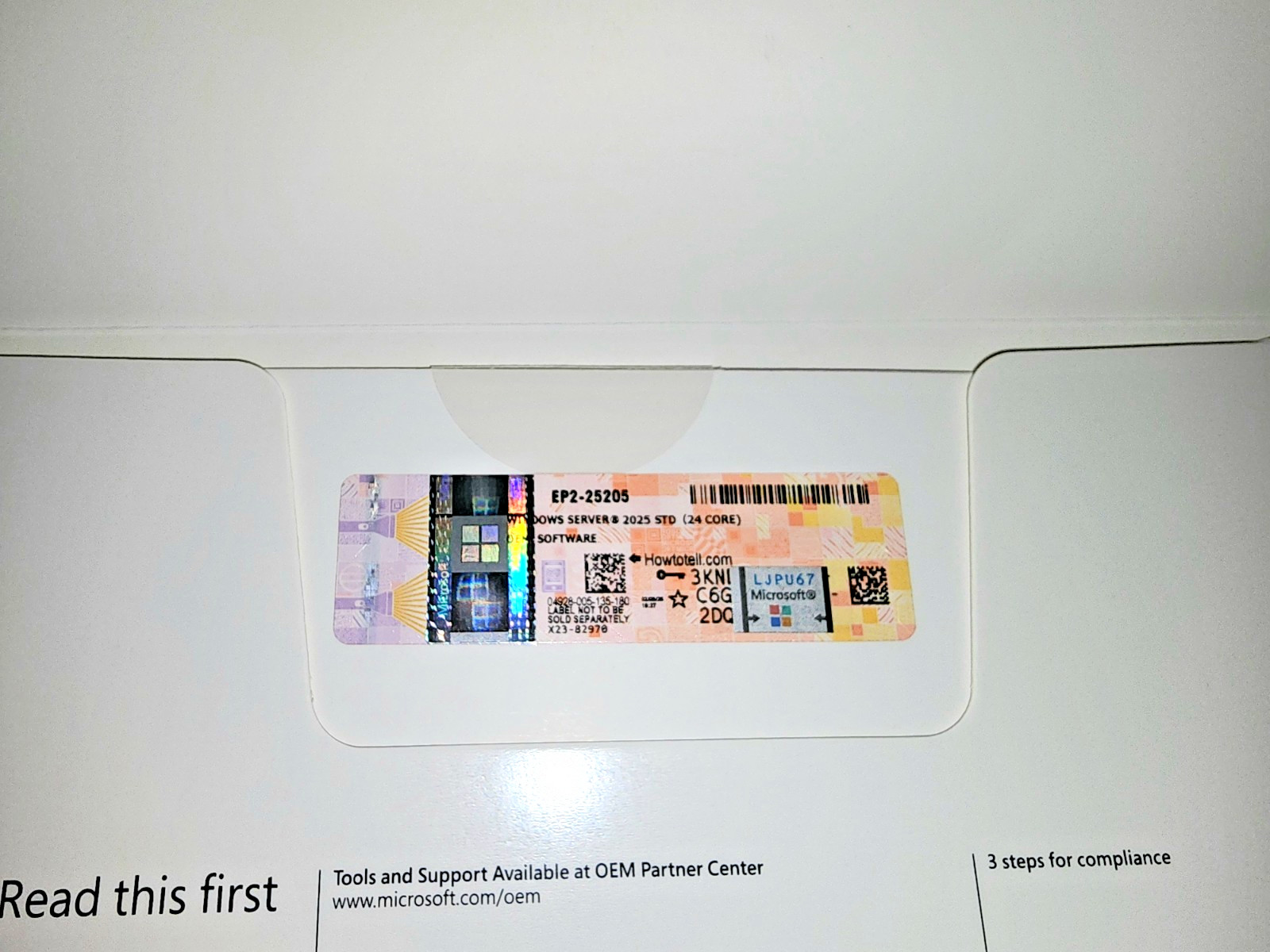 Microsoft Windows Server 2025 Standard, 24 Core License, OEM Kit, DVD/COA