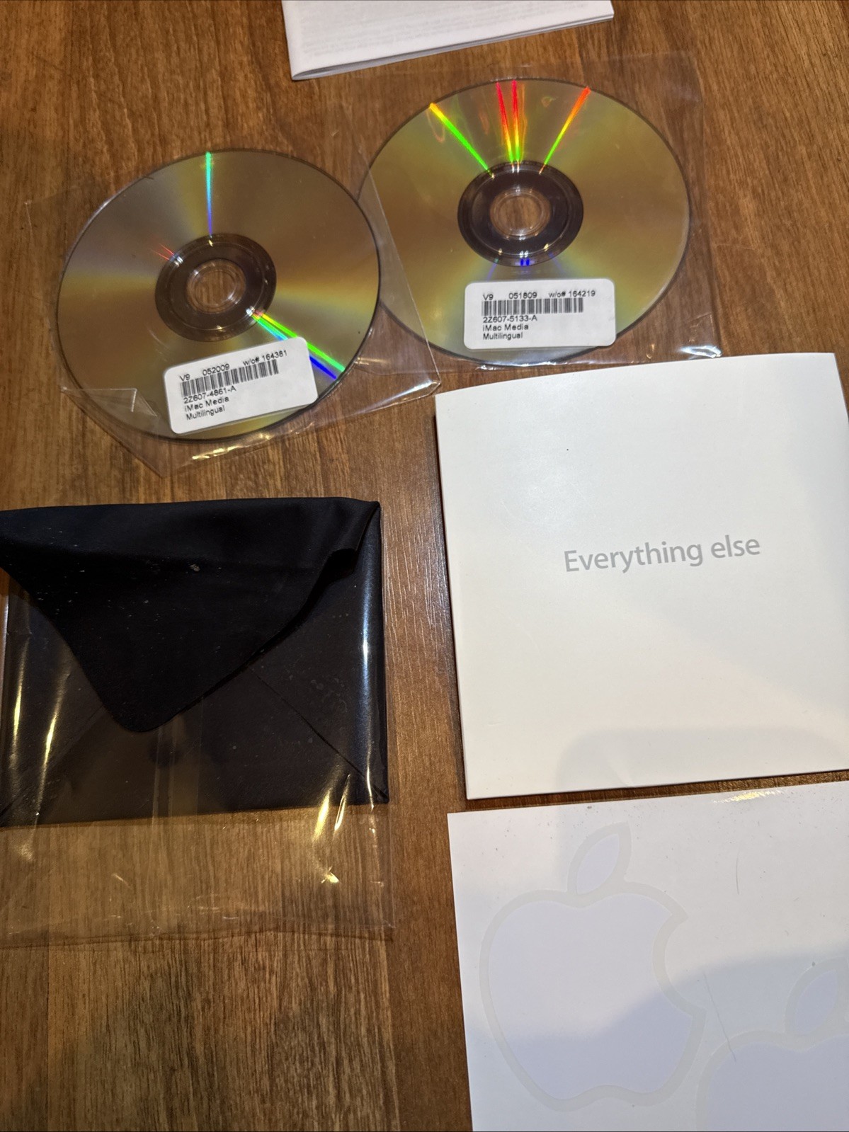 Macintosh iMac OS X 10.5.6 Install & Applications DVD OEM + Cloth, Stickers 2009