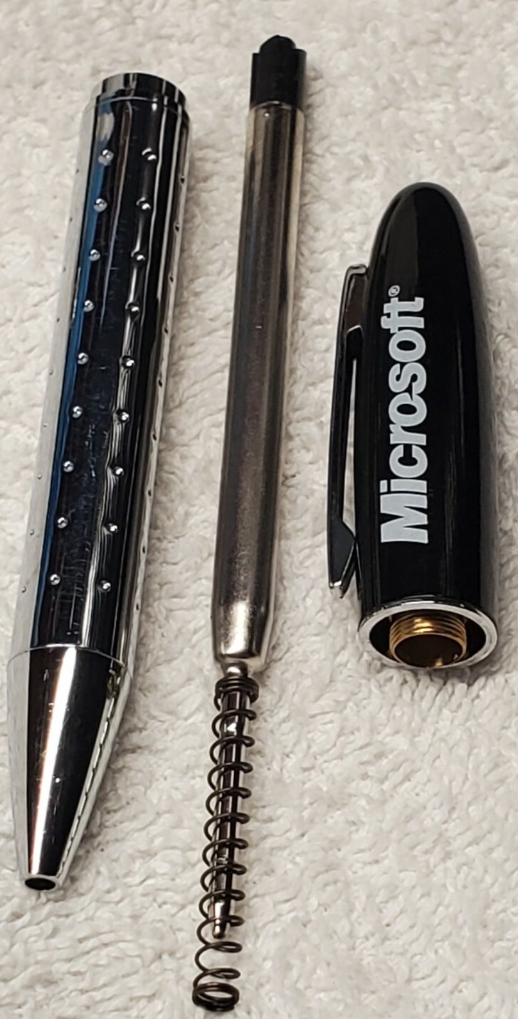 Vtg 1999 Microsoft Promo Advertising Refillable Black/Silver Ink Pen Technology