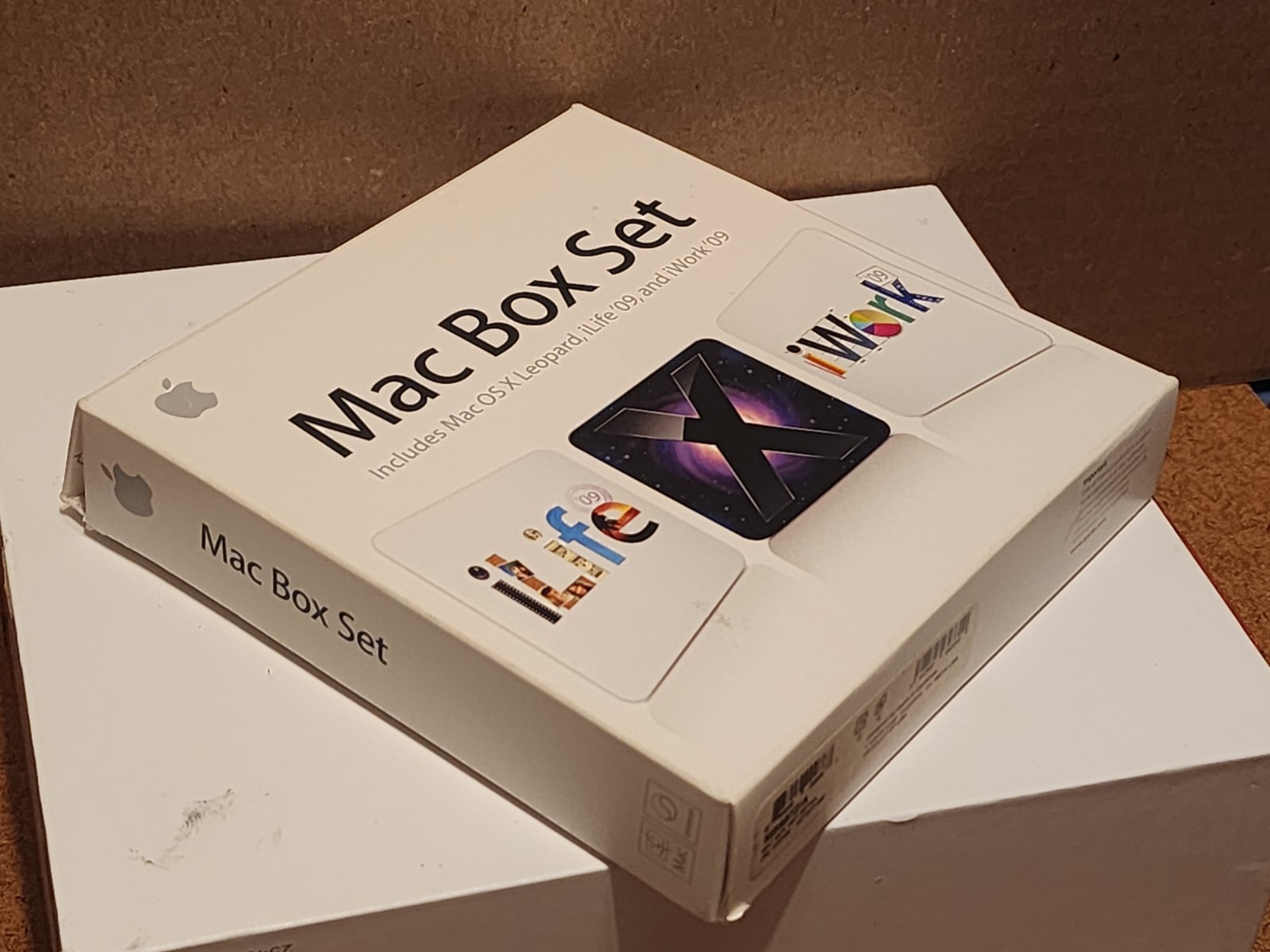 Mac Box Set OS X Leopard 10.5.6 iLife 09 iWork 09, MB997Z/A Retail Complete