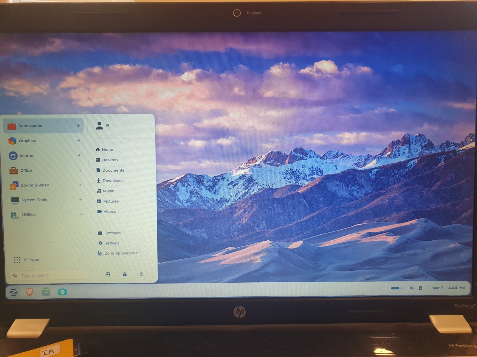 Linux Zorin OS 18 Core, 64-bit, Bootable Live and Install USB Flash Drive