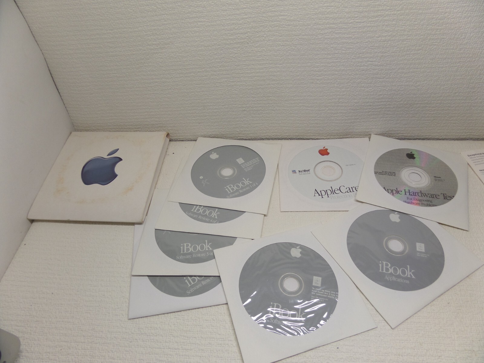 iBook Mac software restore Disc 1-4 OS Ver 9.1,10.0.3, + Software/ Applications