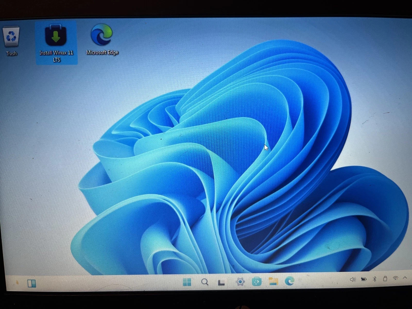 Winux 11 – The Linux That Looks Like Windows! DVD Boot Multilingual 64bit No TPM POPCNT