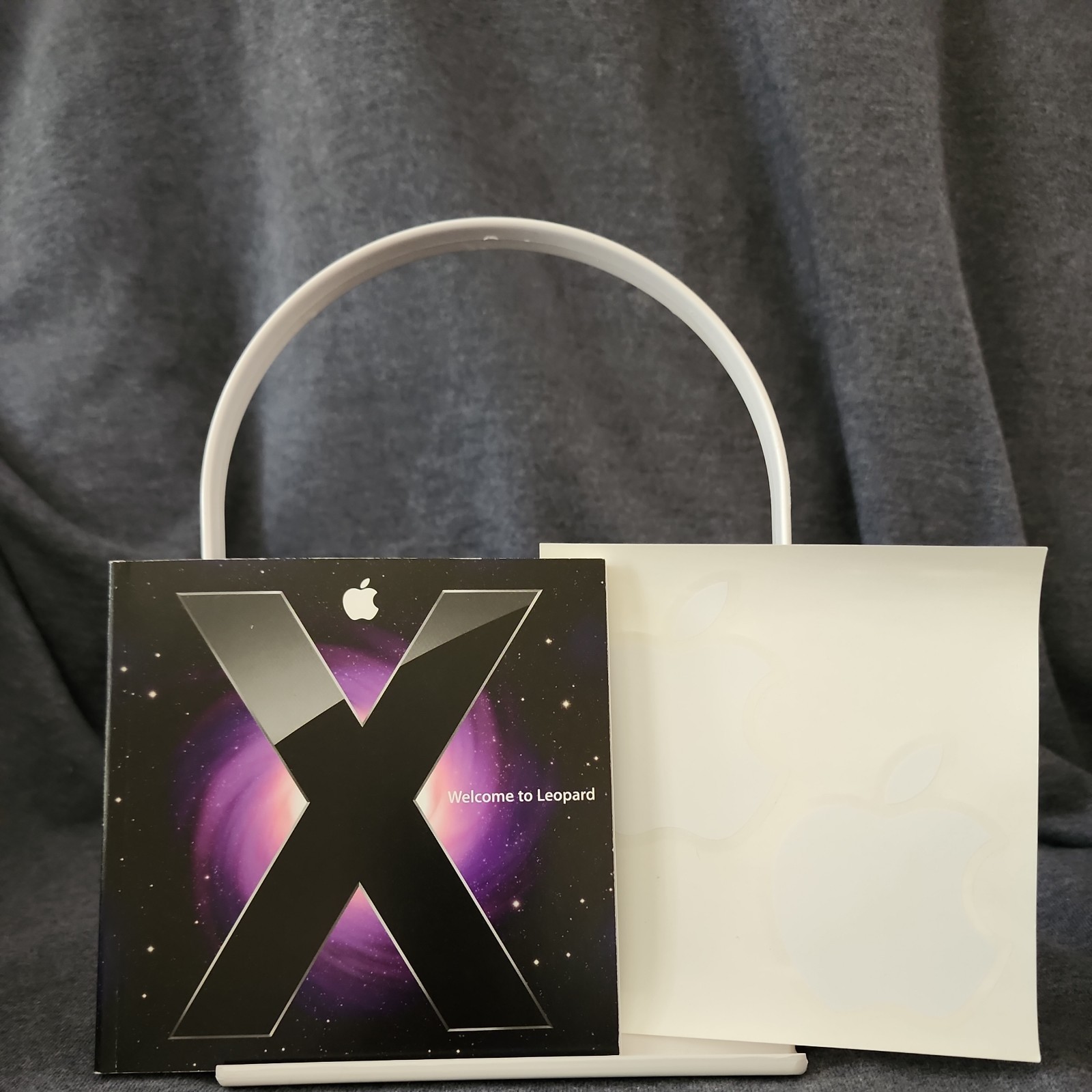 Apple Mac OS X Leopard Version v10.5 Install DVD + manual MB022Z/A family pack