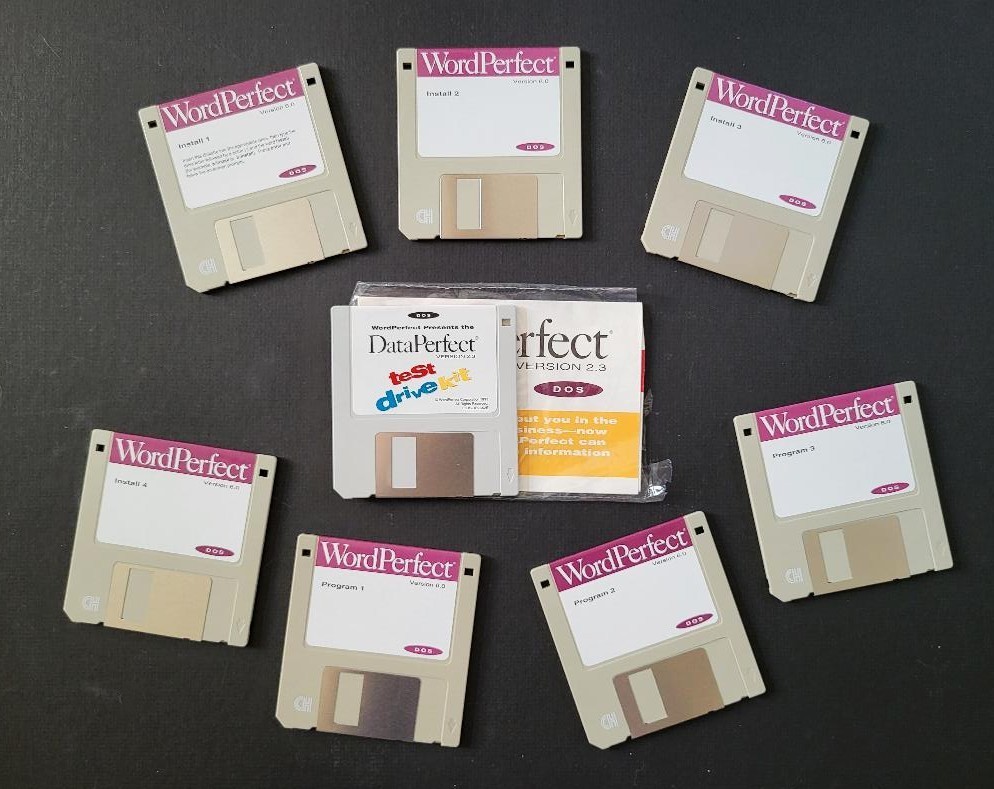 WordPerfect v. 6.0 Software for DOS – 3.5″ Floppy Disks & Manuals VINTAGE 1993