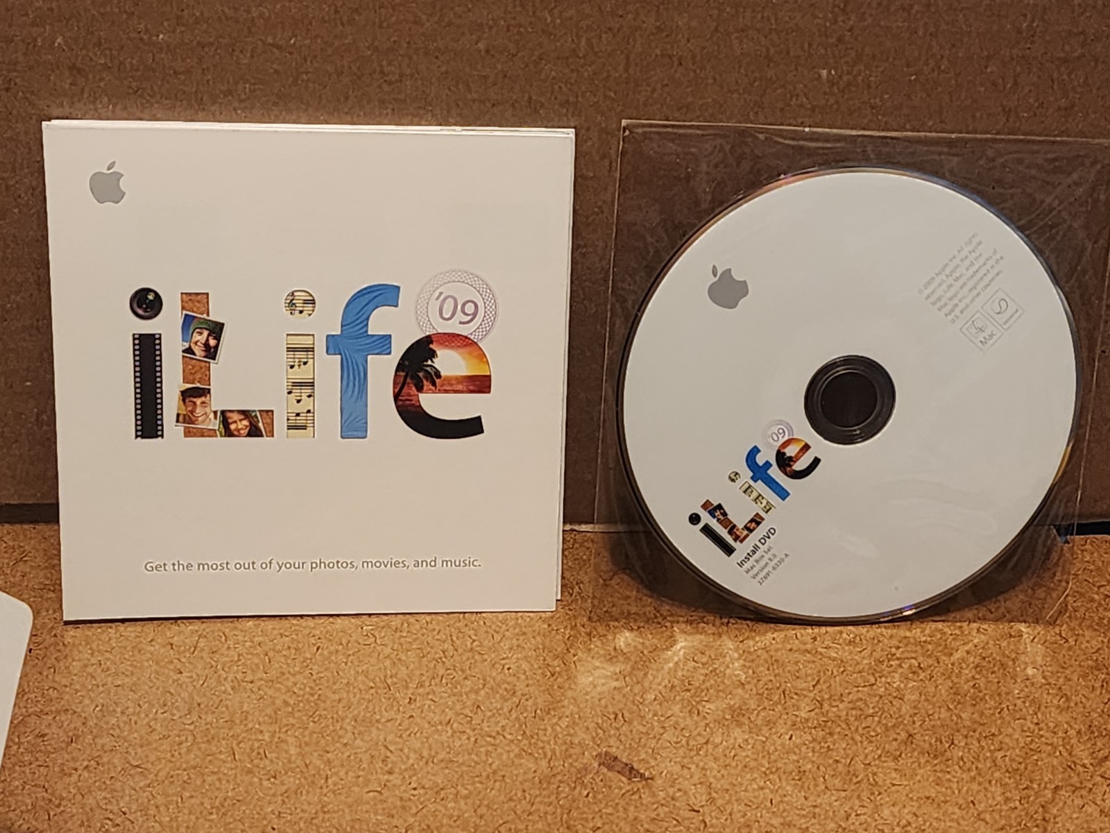Mac Box Set OS X Leopard 10.5.6 iLife 09 iWork 09, MB997Z/A Retail Complete
