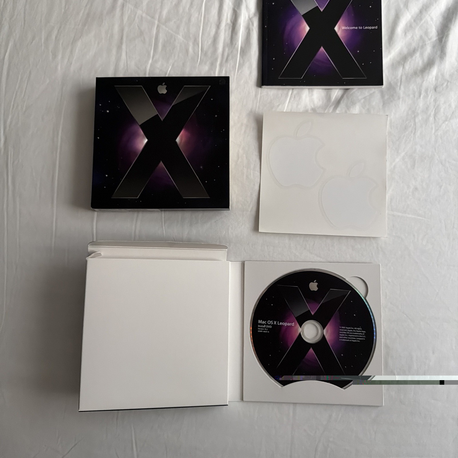 Mac OS x Leopard 10.5 With Manual And Stickers 2007
