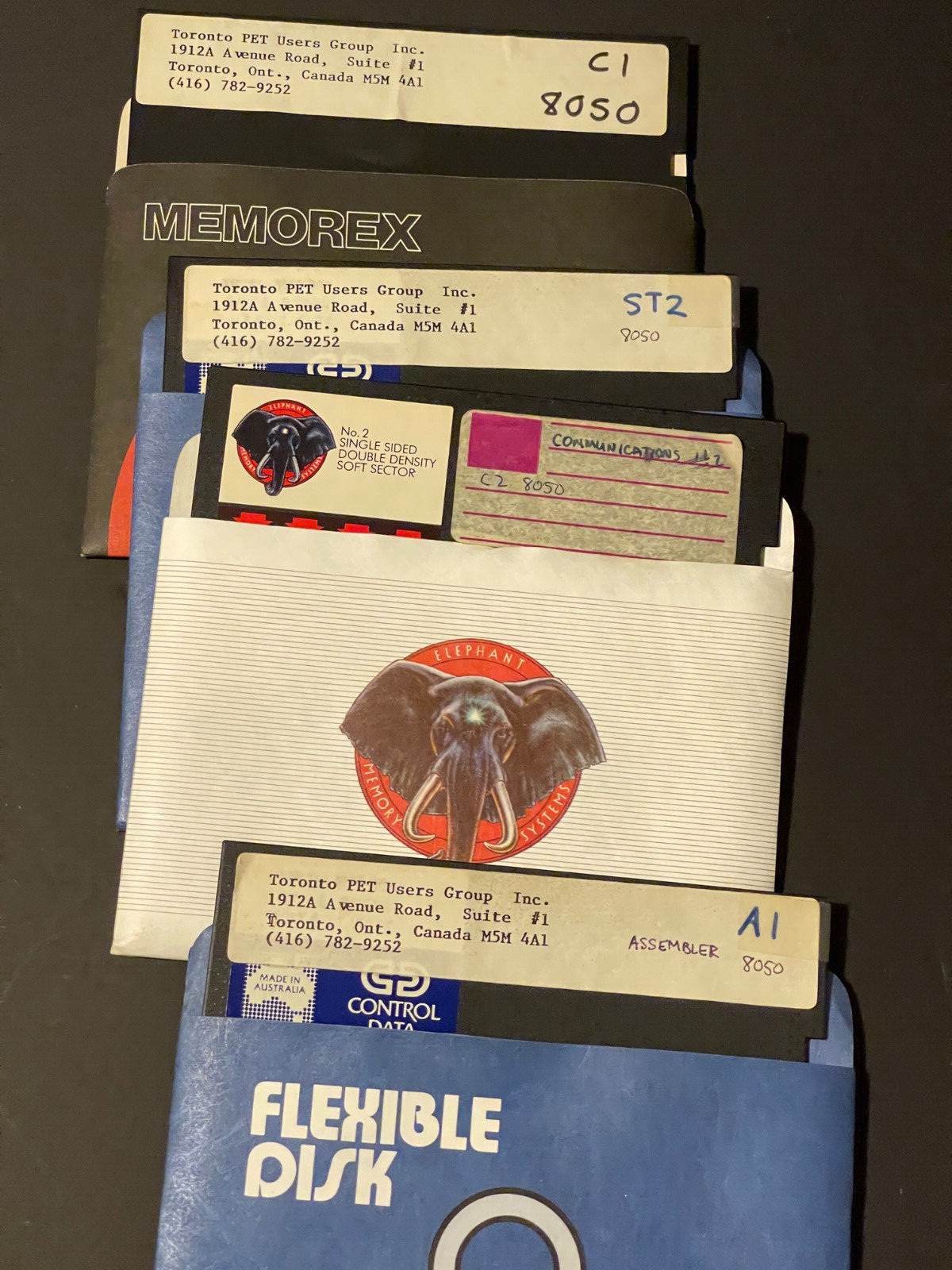 CLASSIC VINTAGE „DISK BANK” C64 SOFTWARE TITLES & 5.25″ DISKETTES 20 W/DATA RARE