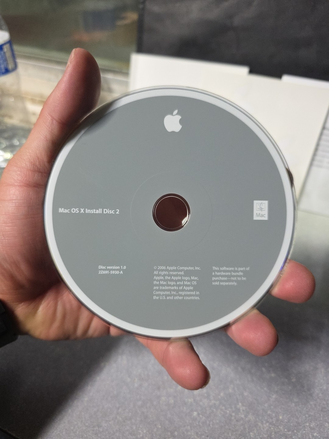 Apple Mac Os X 10.5 Install Disc Disc 1 & 2 Version 10.5 Plus Remote Pamphlet