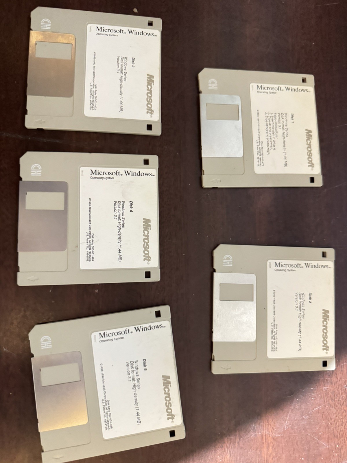 Microsoft Windows 3.1 on 3.5″ 1.44MB Floppy Disk install – Retail (6 Disks)