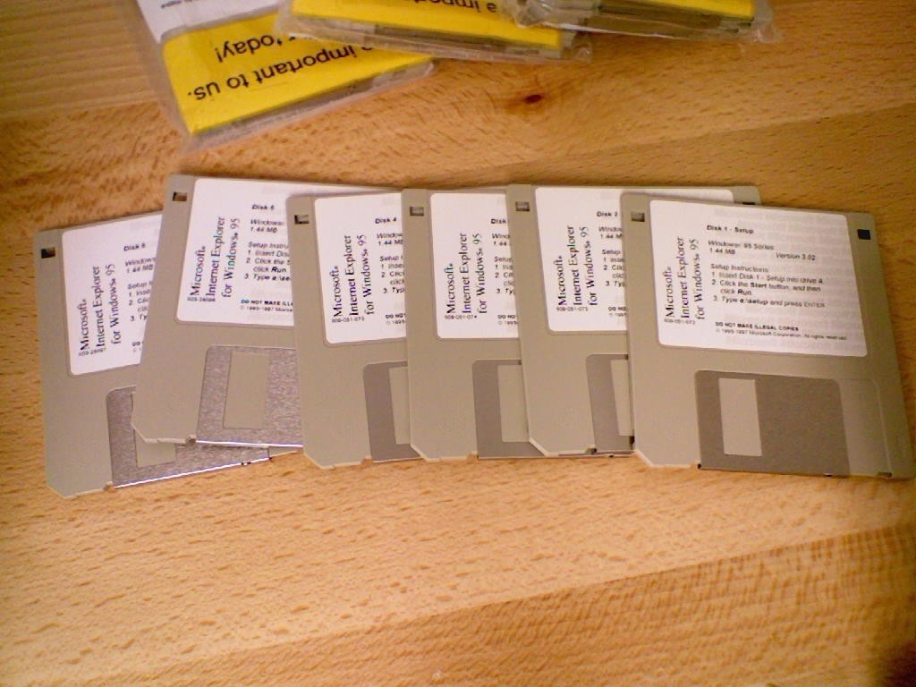 Full Version Microsoft Windows 95 OS 3.5″ Floppy MS-DOS PCs 1995 USA HTF