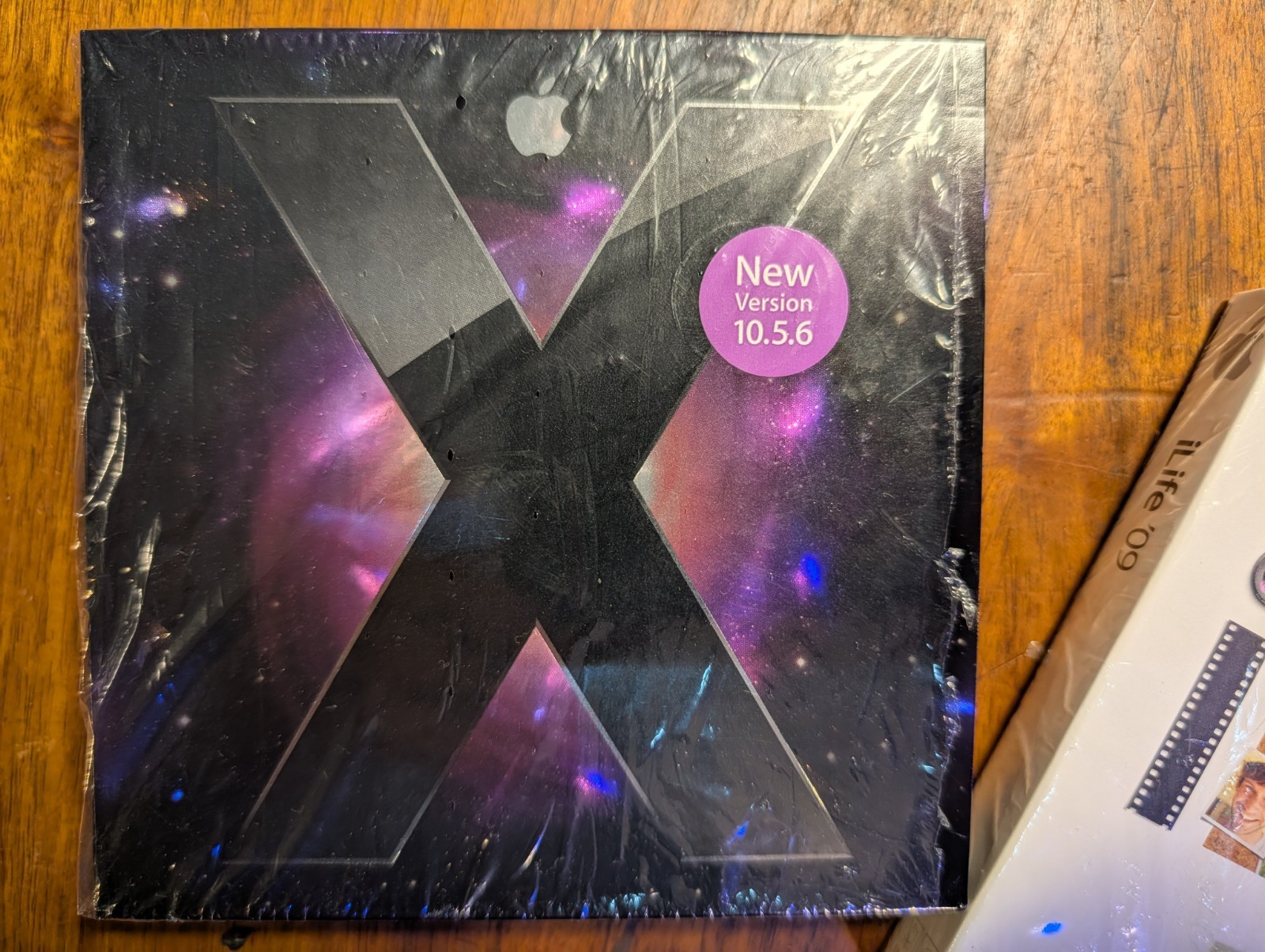Apple Mac OS X 10.5.6 Leopard Retail and Life 09 & DVD & Memory Module