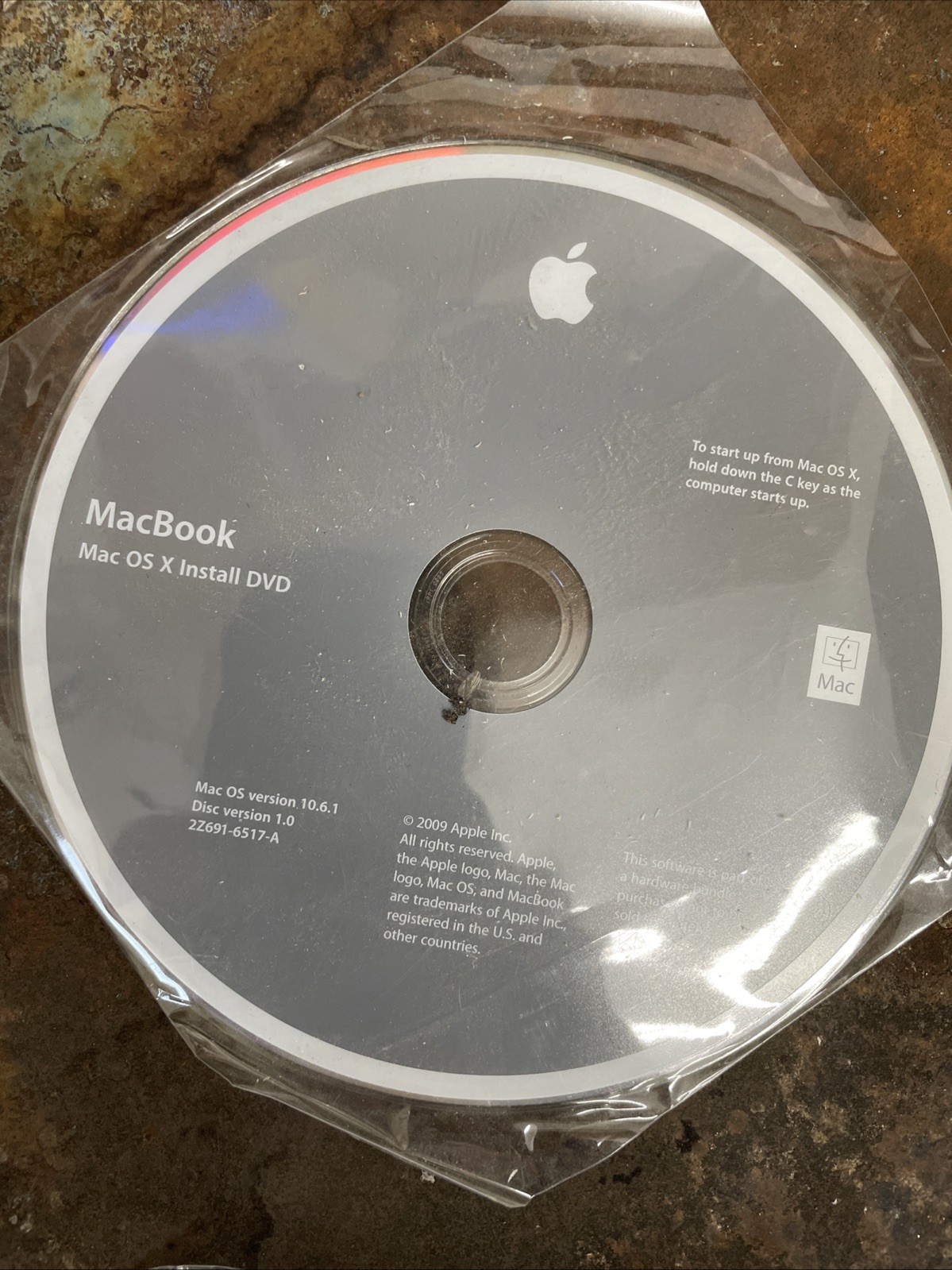 MacBook Mac OS X Install DVD (version 10.6.1) AND Applications Install DVD