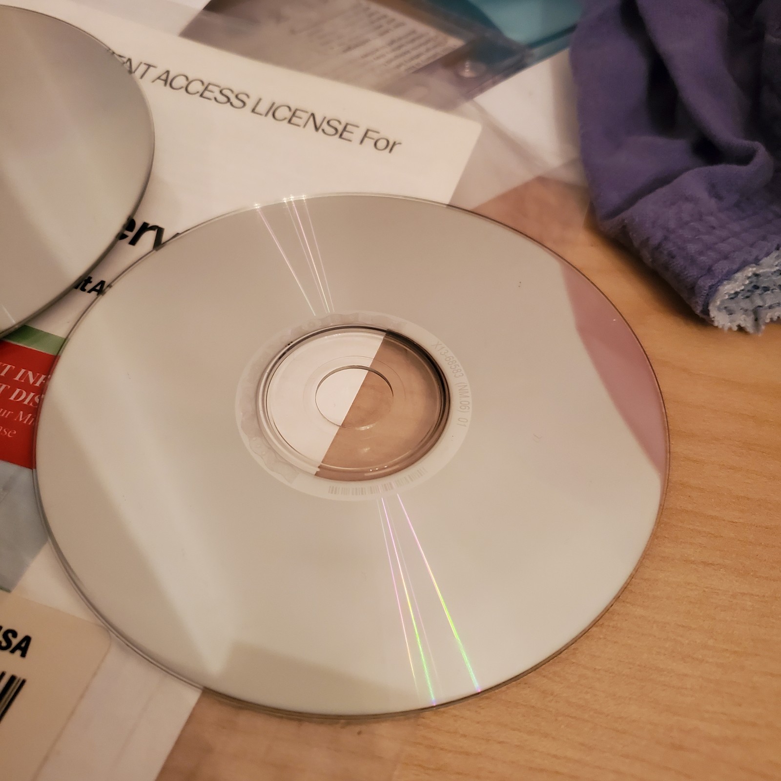 Microsoft Windows Server 2003 R2 OEM Software 2CD SET & Key & 5 CLIENT LICENSE