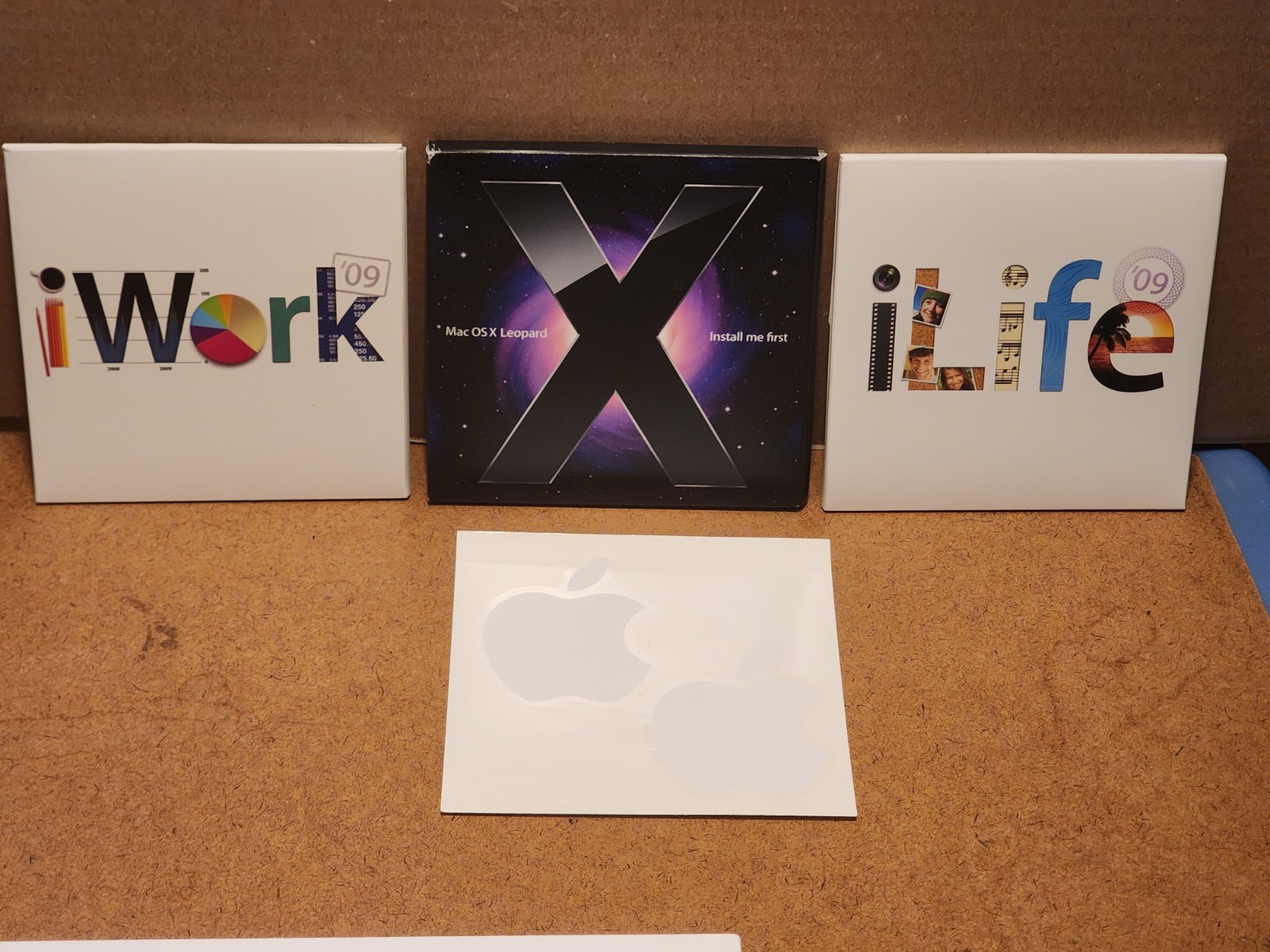 Mac Box Set OS X Leopard 10.5.6 iLife 09 iWork 09, MB997Z/A Retail Complete