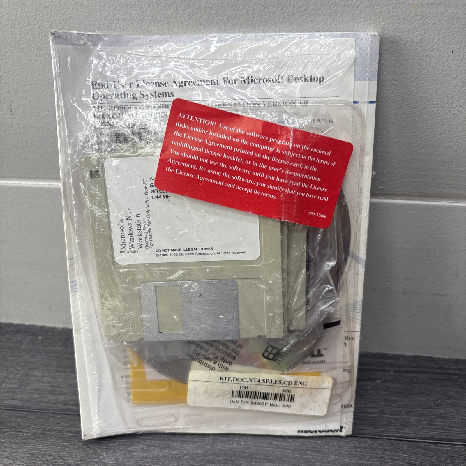 Microsoft Windows NT Workstation 4.0 SP3 CD-ROM, 3.5 Floppies, Manual – Dell OEM