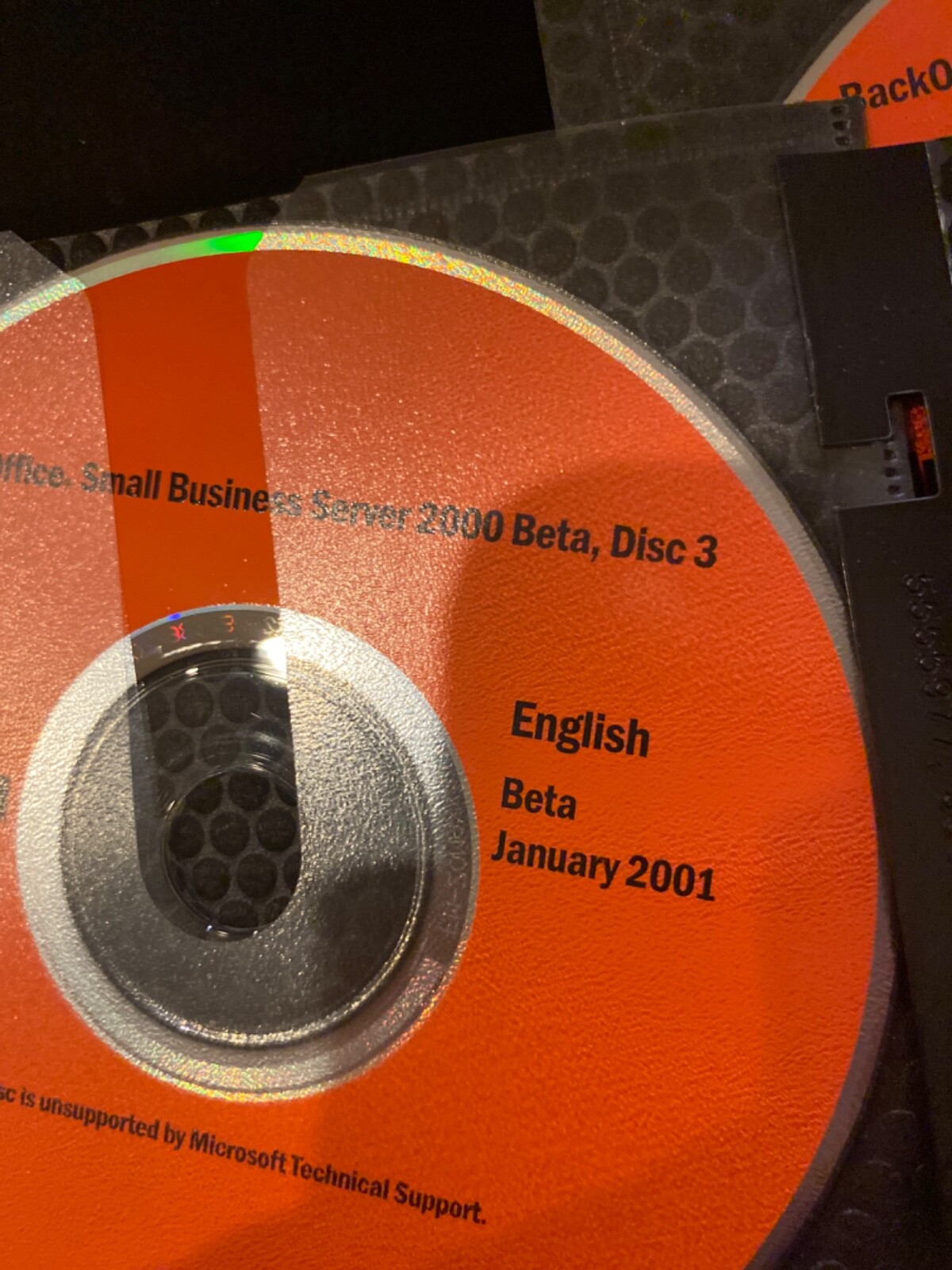 BRAND NEW Authentic Microsoft Small Business Server 2000 Beta. Plus Service Pack