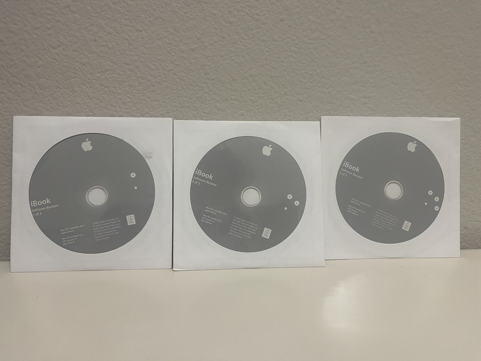 2002 iBook Software Restore Macintosh Mac OS 9.2.2 OSX 10 Programs CD Discs