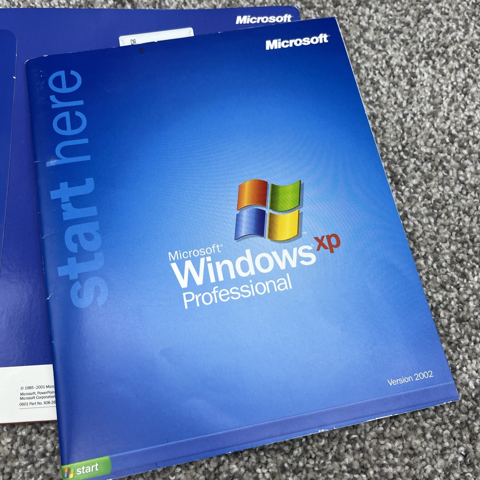 Windows XP Professional 2002 Edition Upgrade W/ Product Key Service Pack 1