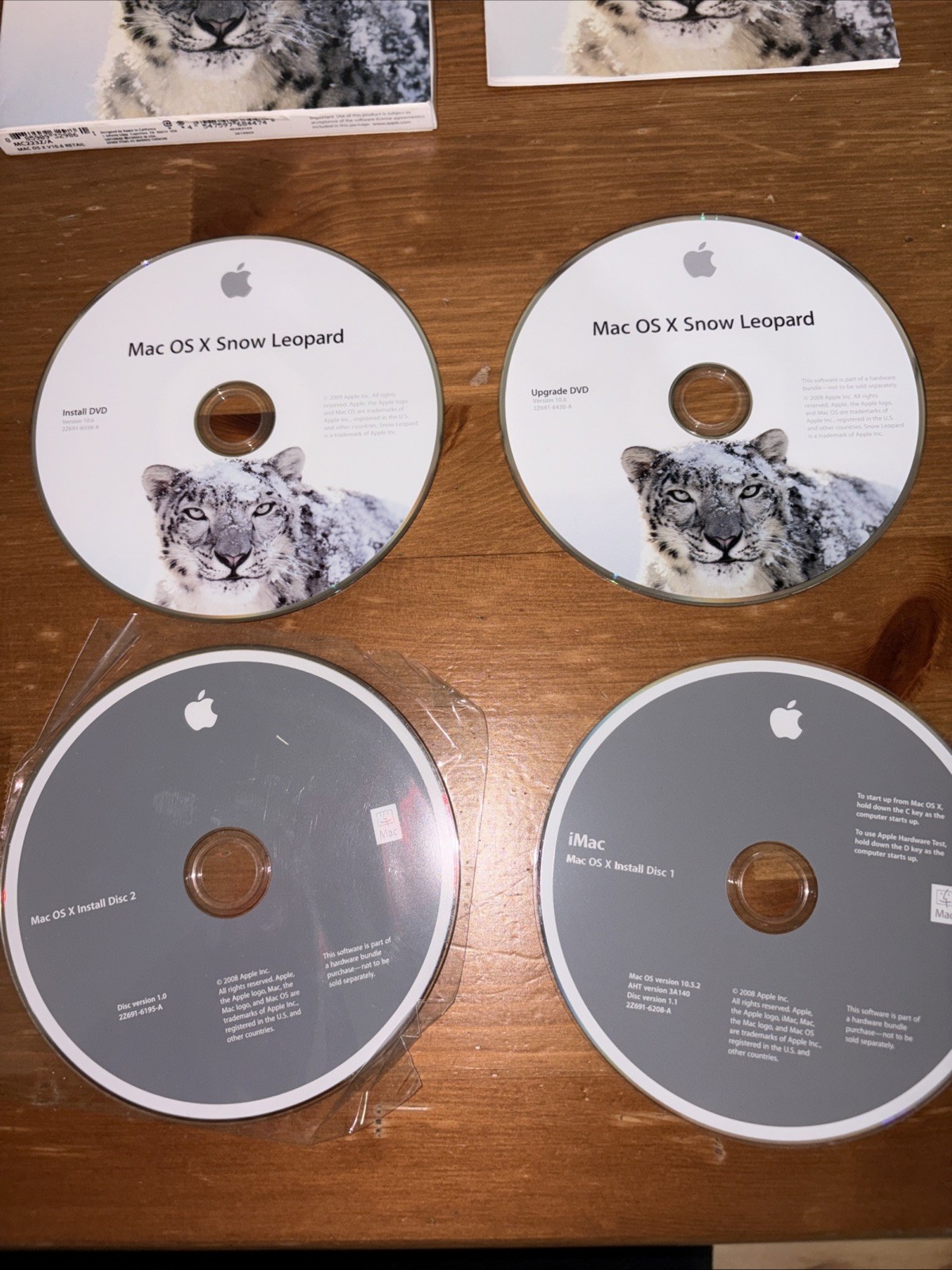 Apple Mac OS X Leopard Version 10.5.2 & Snow Leopard 10.6 Install DVDs Retail