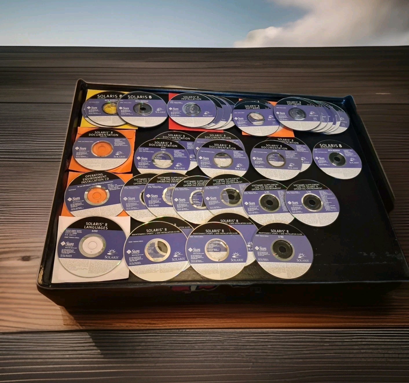 SUN Microsystems SOLARIS 8 -BOTH Intel & SPARC CDs only 58 DISCS bundle Lot