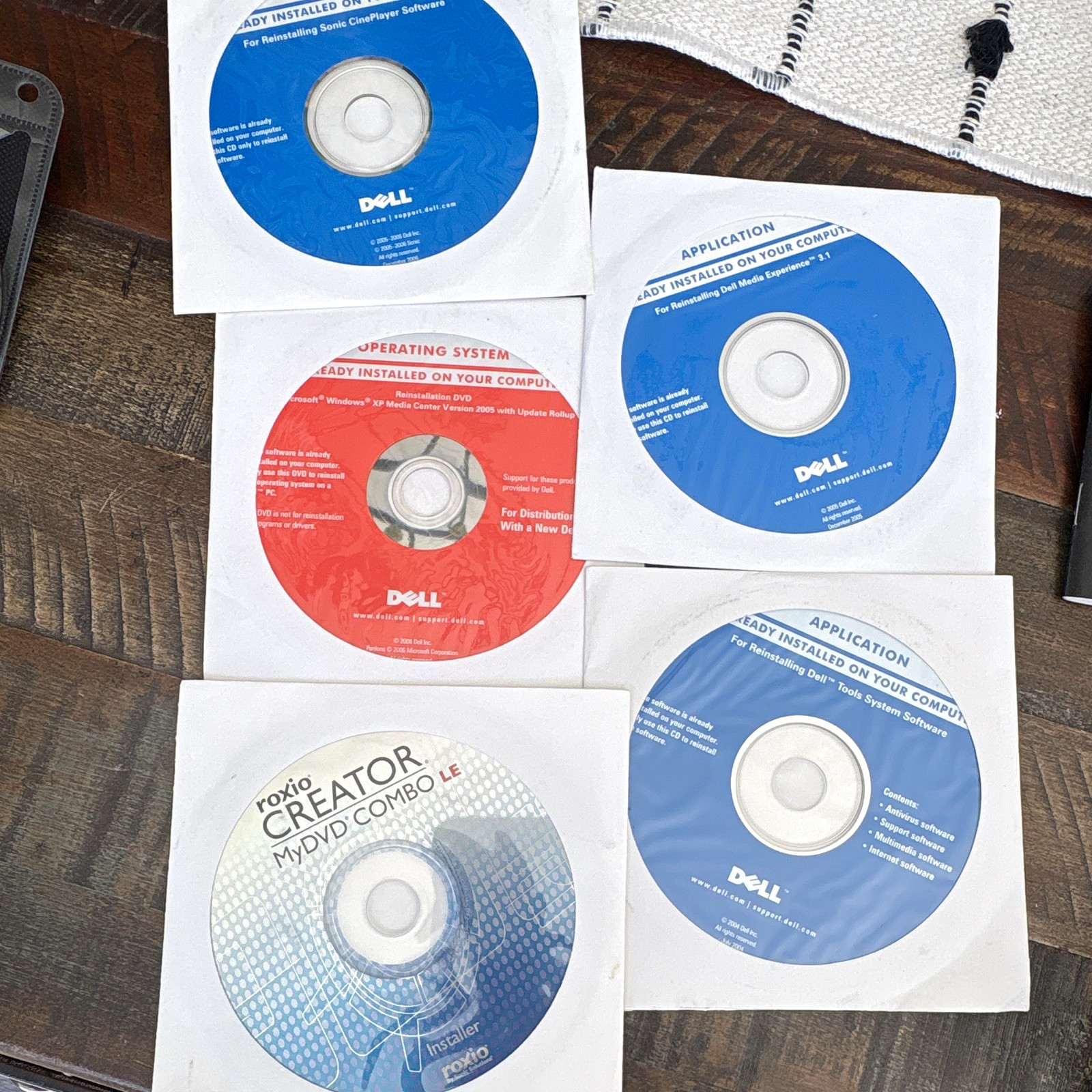 Dell Microsoft Windows XP Media Center Edition 2005 Operating System CD