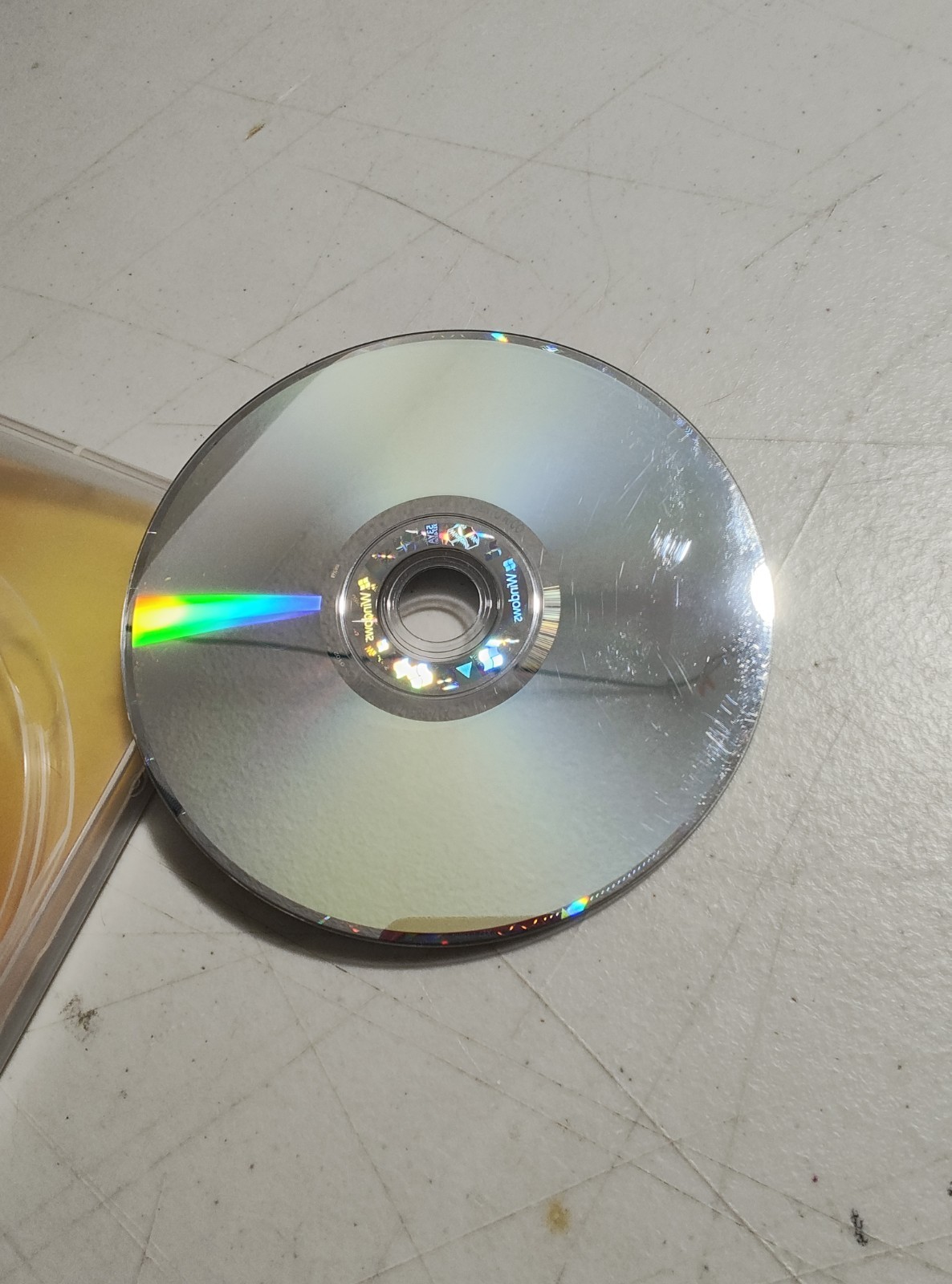 Windows 7 Professional 32-Bit Software SP 1 *No Product Key* Disc & book