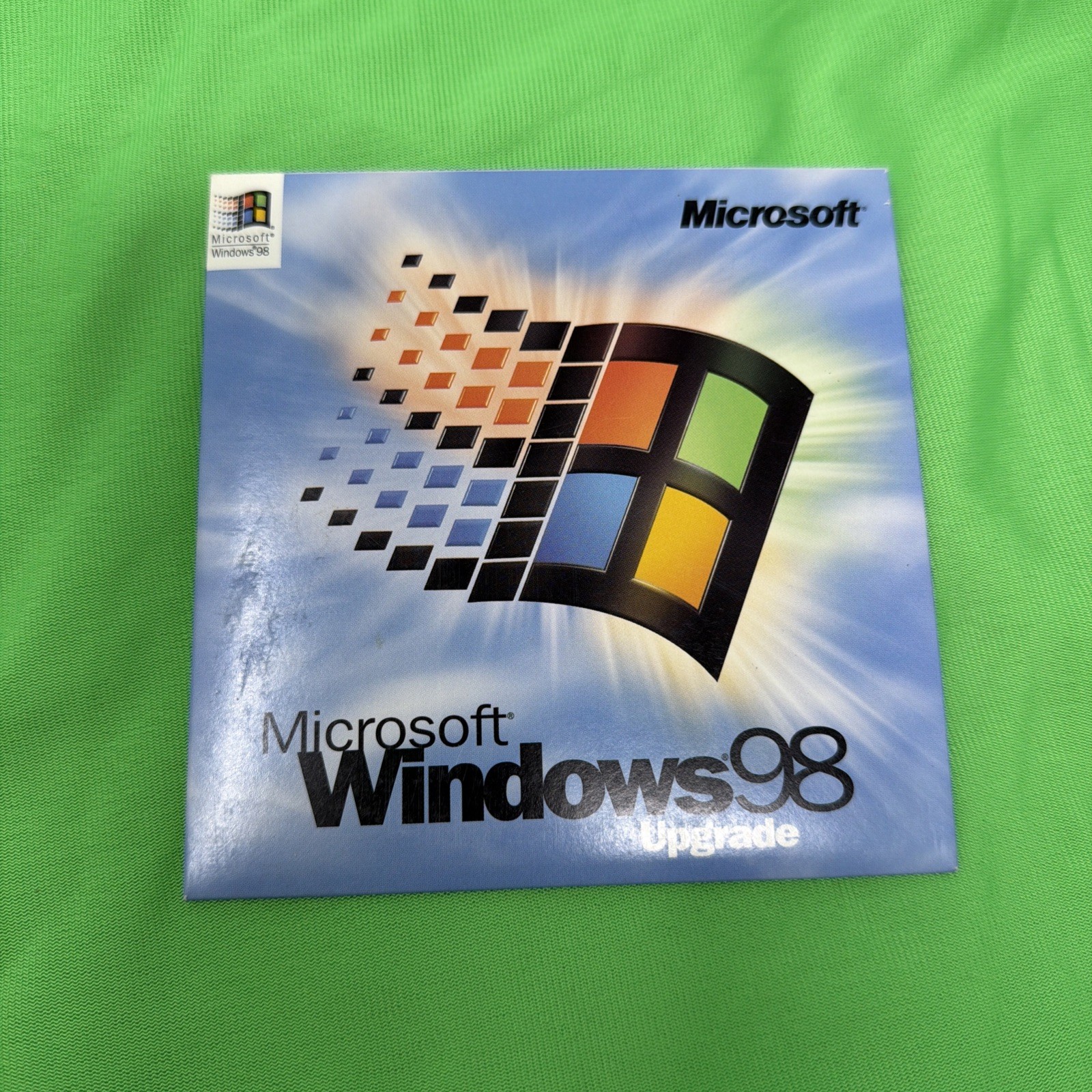 Microsoft Windows 98 Upgrade PC CD-ROM with CD-Key 1998 Original Retail Version