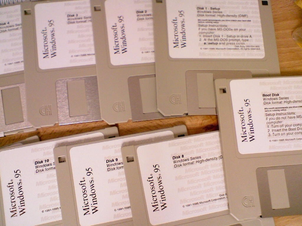 Full Version Microsoft Windows 95 OS 3.5″ Floppy MS-DOS PCs 1995 USA HTF