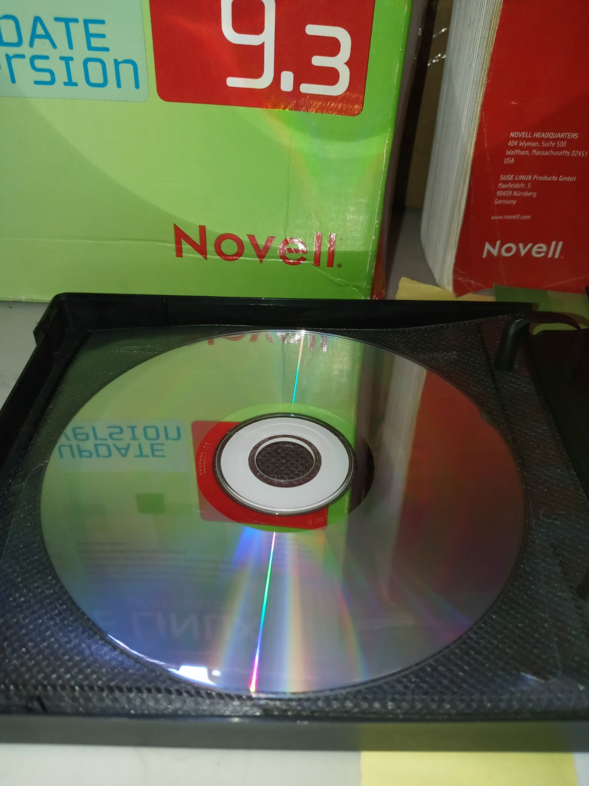 SUSE LINUX Professional 9.3 Includes 7 CD’s, Guide Etc. Big Box Novell