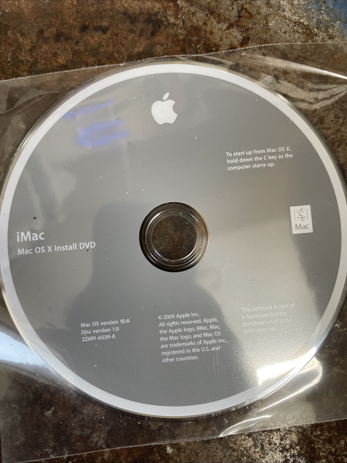MacBook Mac OS X Install DVD (version 10.6.1) AND Applications Install DVD