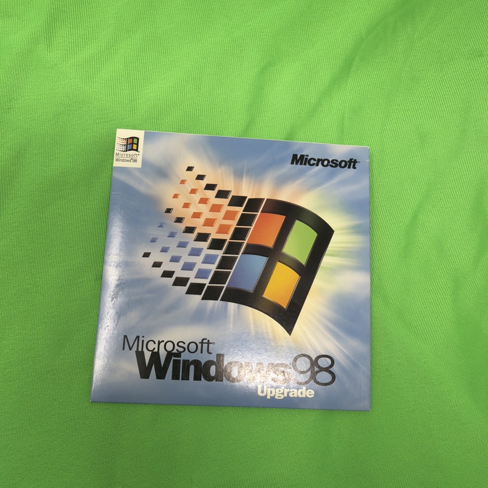 Microsoft Windows 98 Upgrade PC CD-ROM with CD-Key 1998 Original Retail Version