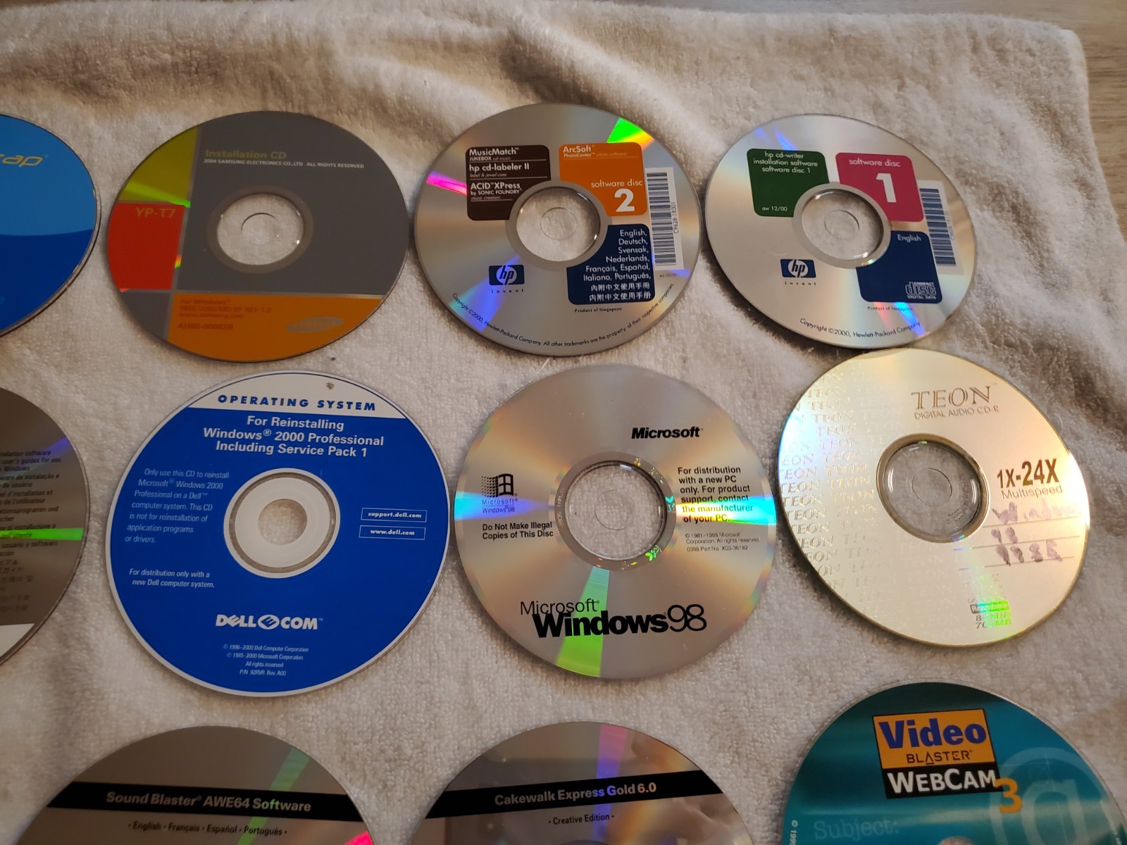 Lot Of 22 Computer OS Installation & Repair CDs Dell, Microsoft, Linksys, HP