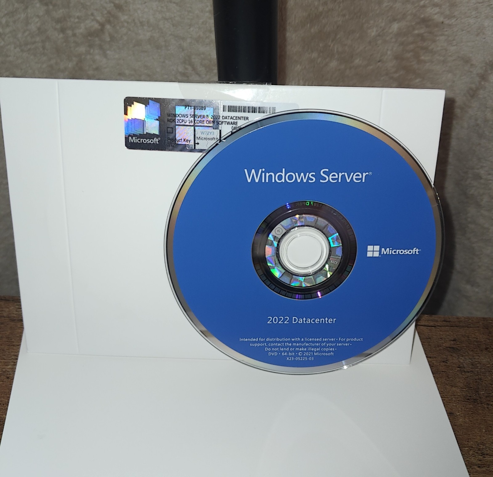 Windows Server 2022 Datacenter Edition – 16 Core License (P71-09389) w/ 50 CALs