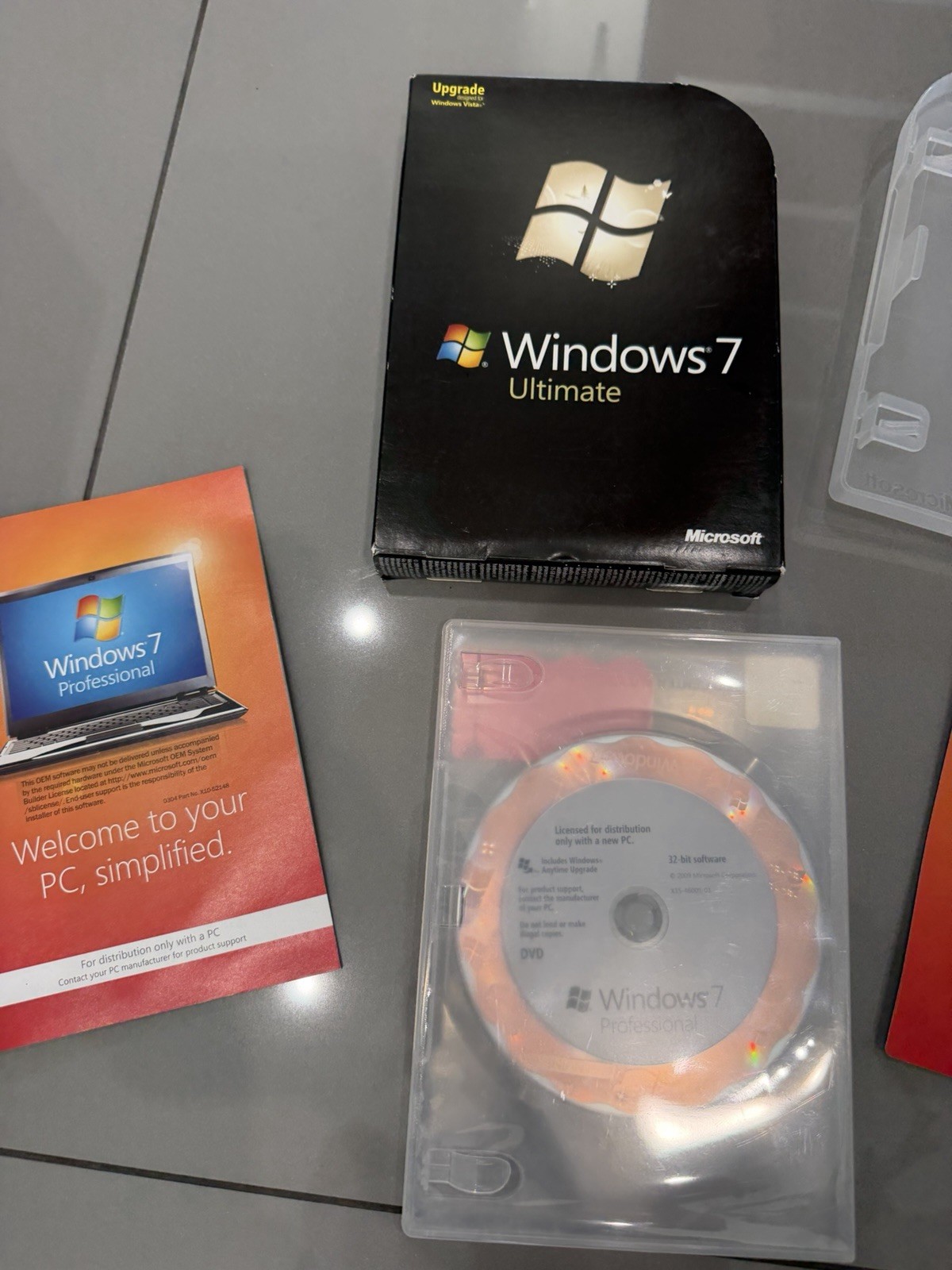 Microsoft Windows 7 Ultimate 32 Bit and 64 Bit DVDs Box License Key